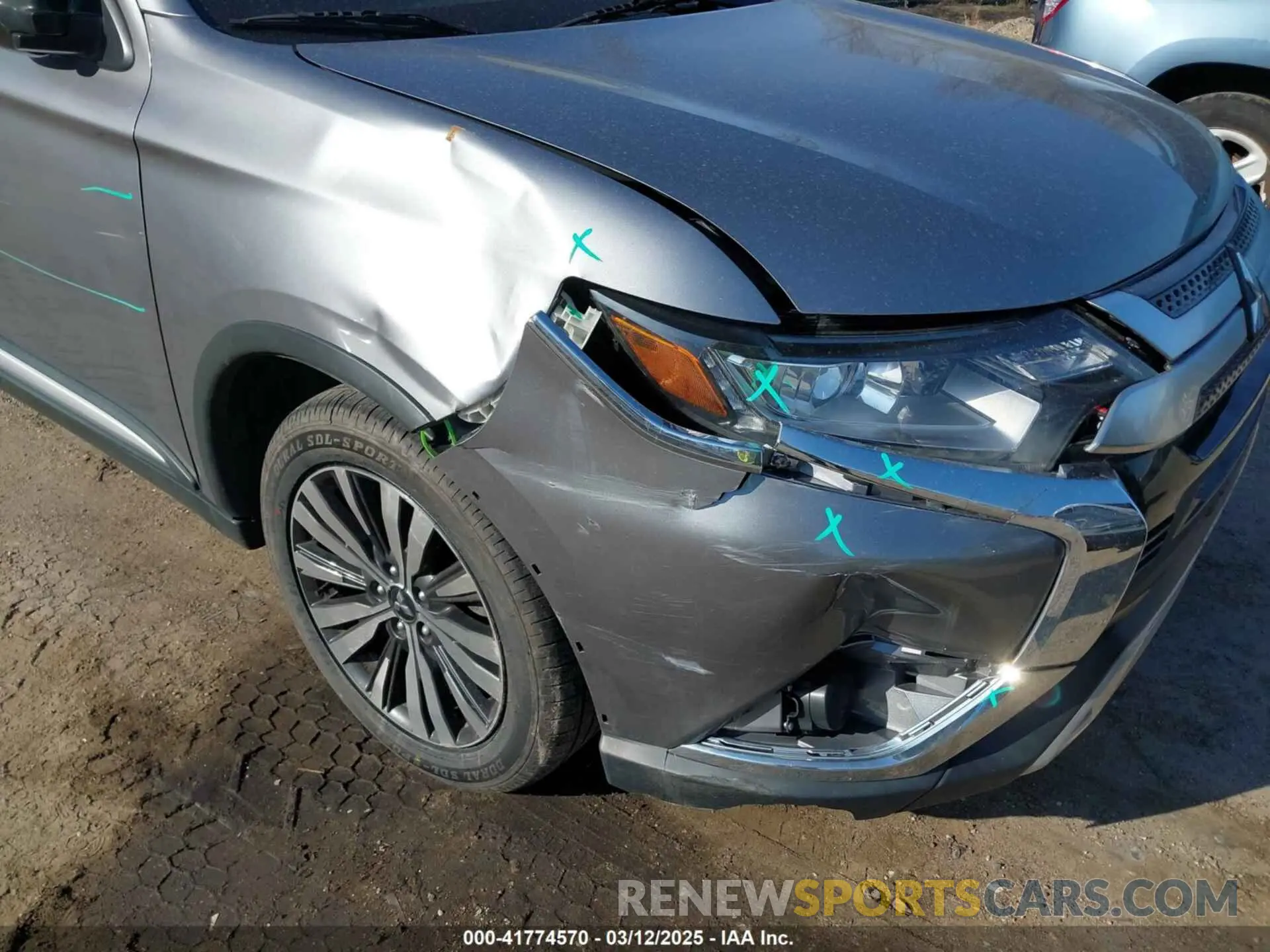 6 Photograph of a damaged car JA4AD2A35KZ050639 MITSUBISHI OUTLANDER 2019