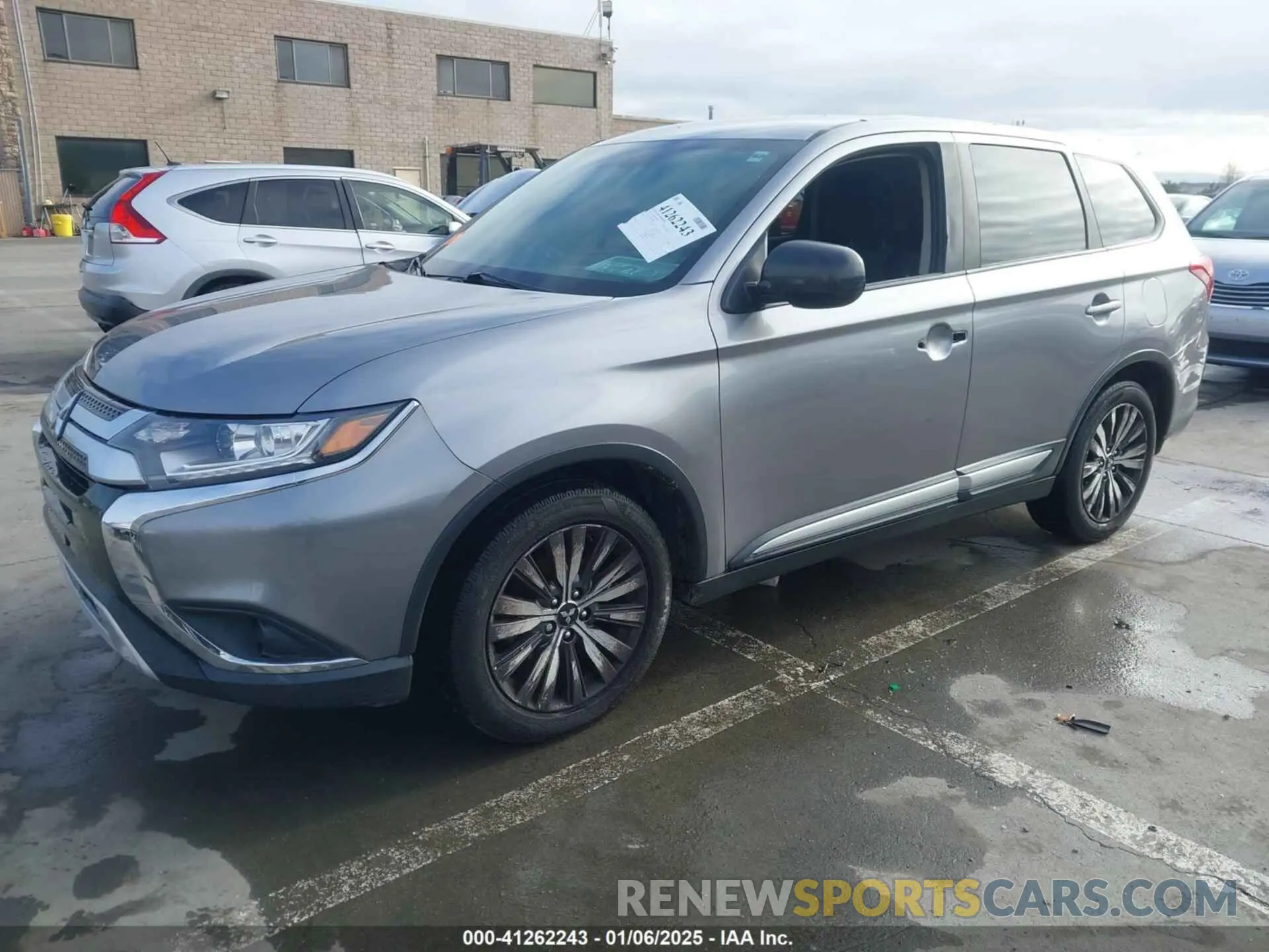2 Photograph of a damaged car JA4AD2A36KZ014460 MITSUBISHI OUTLANDER 2019