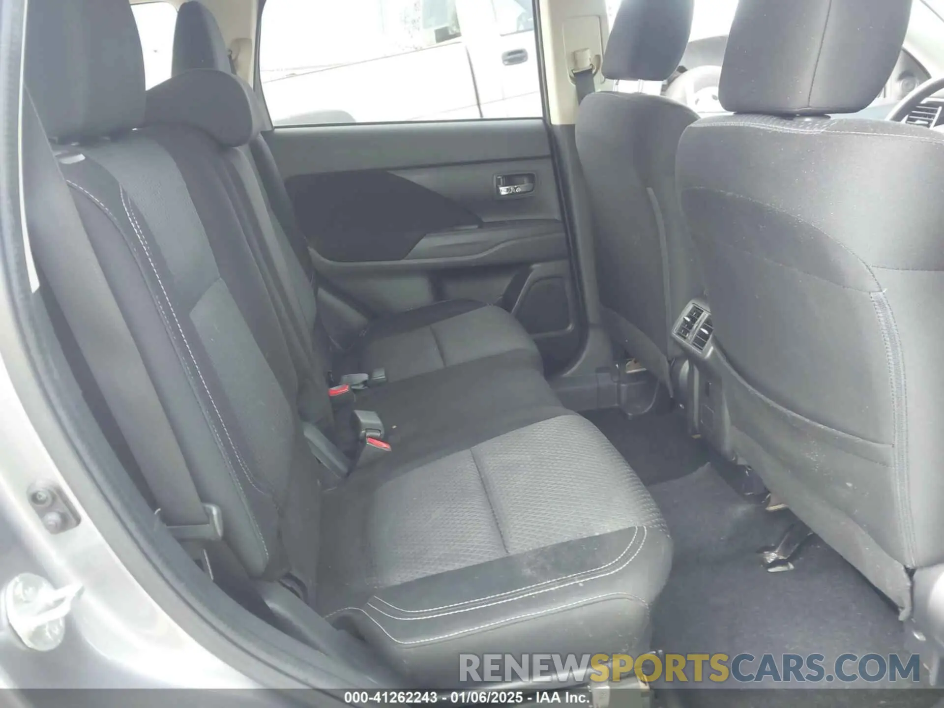 8 Photograph of a damaged car JA4AD2A36KZ014460 MITSUBISHI OUTLANDER 2019