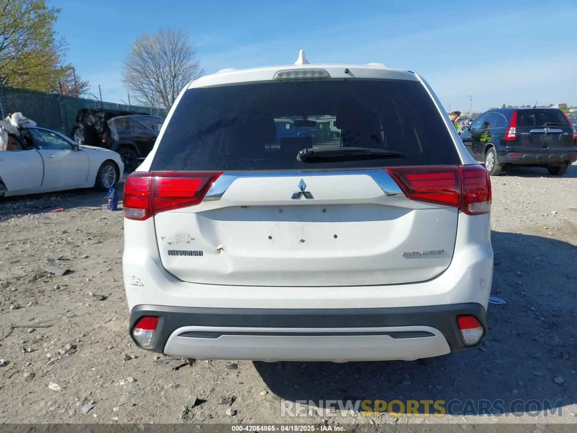 15 Photograph of a damaged car JA4AD2A36KZ038502 MITSUBISHI OUTLANDER 2019
