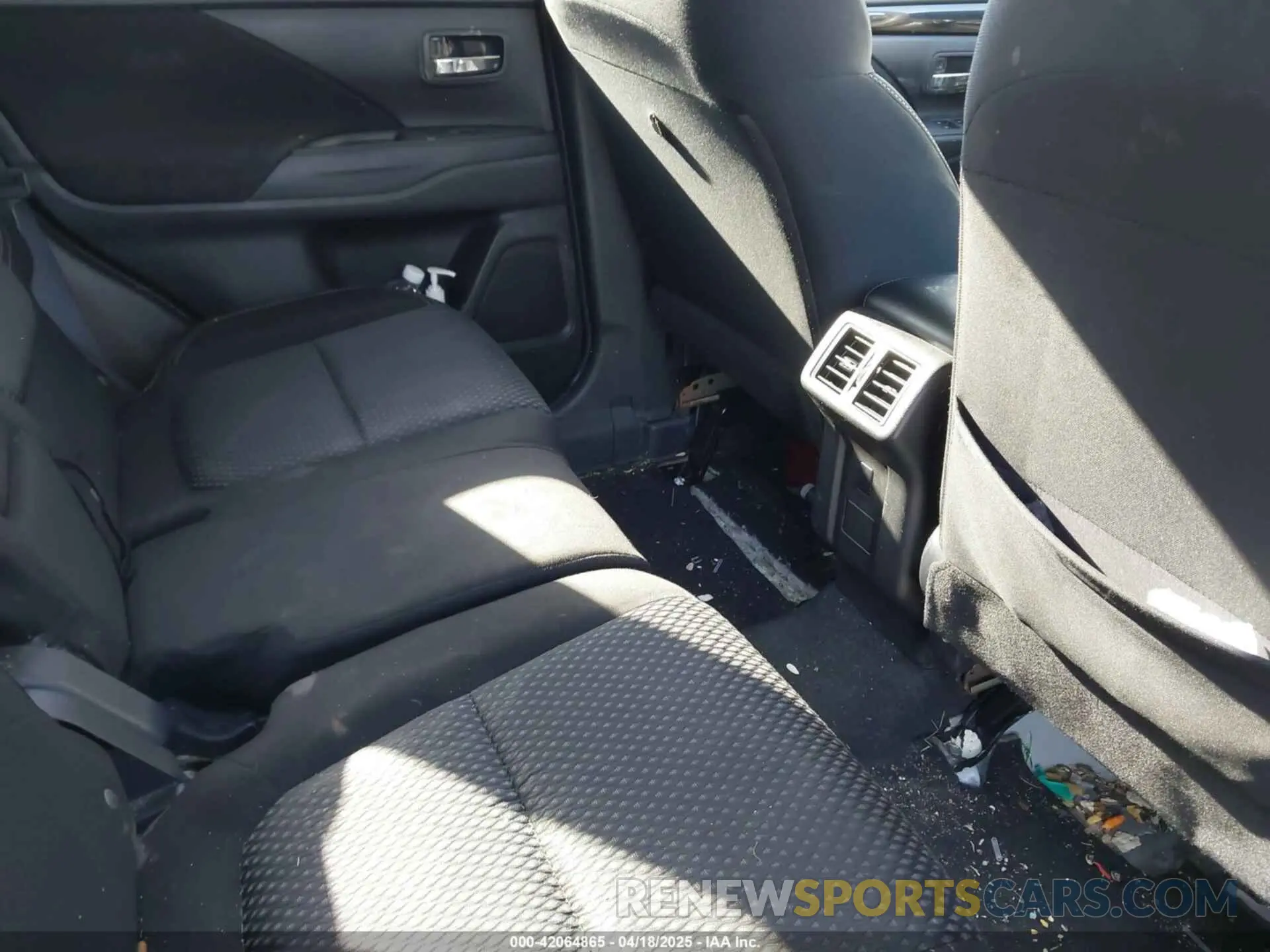8 Photograph of a damaged car JA4AD2A36KZ038502 MITSUBISHI OUTLANDER 2019