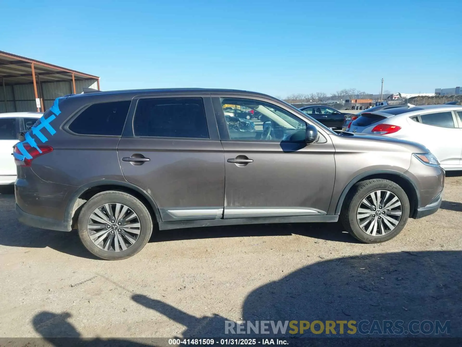 13 Photograph of a damaged car JA4AD2A38KZ010698 MITSUBISHI OUTLANDER 2019