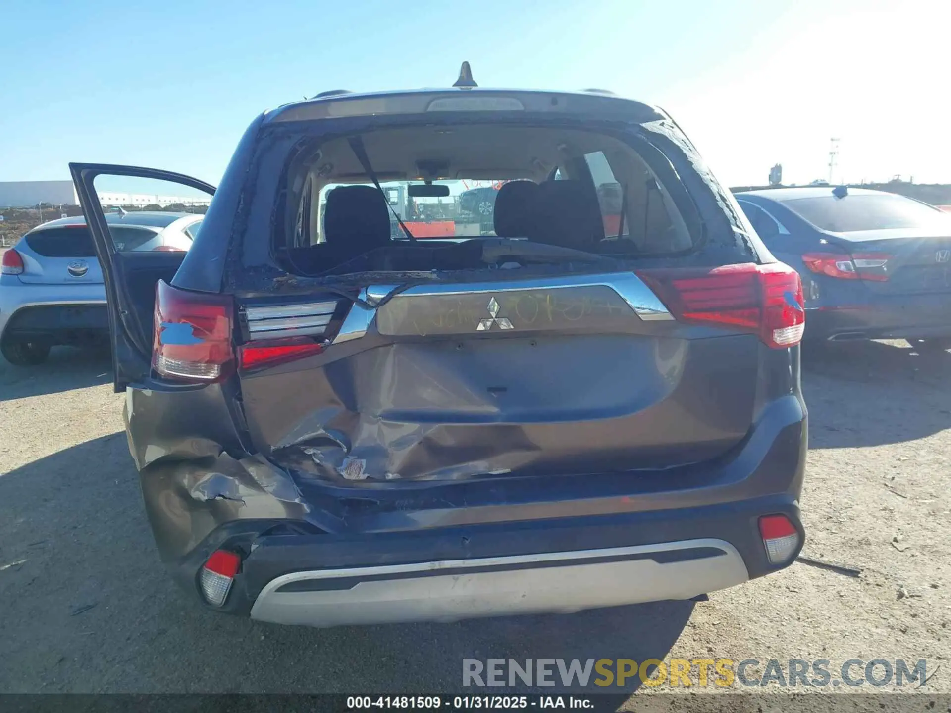 16 Photograph of a damaged car JA4AD2A38KZ010698 MITSUBISHI OUTLANDER 2019