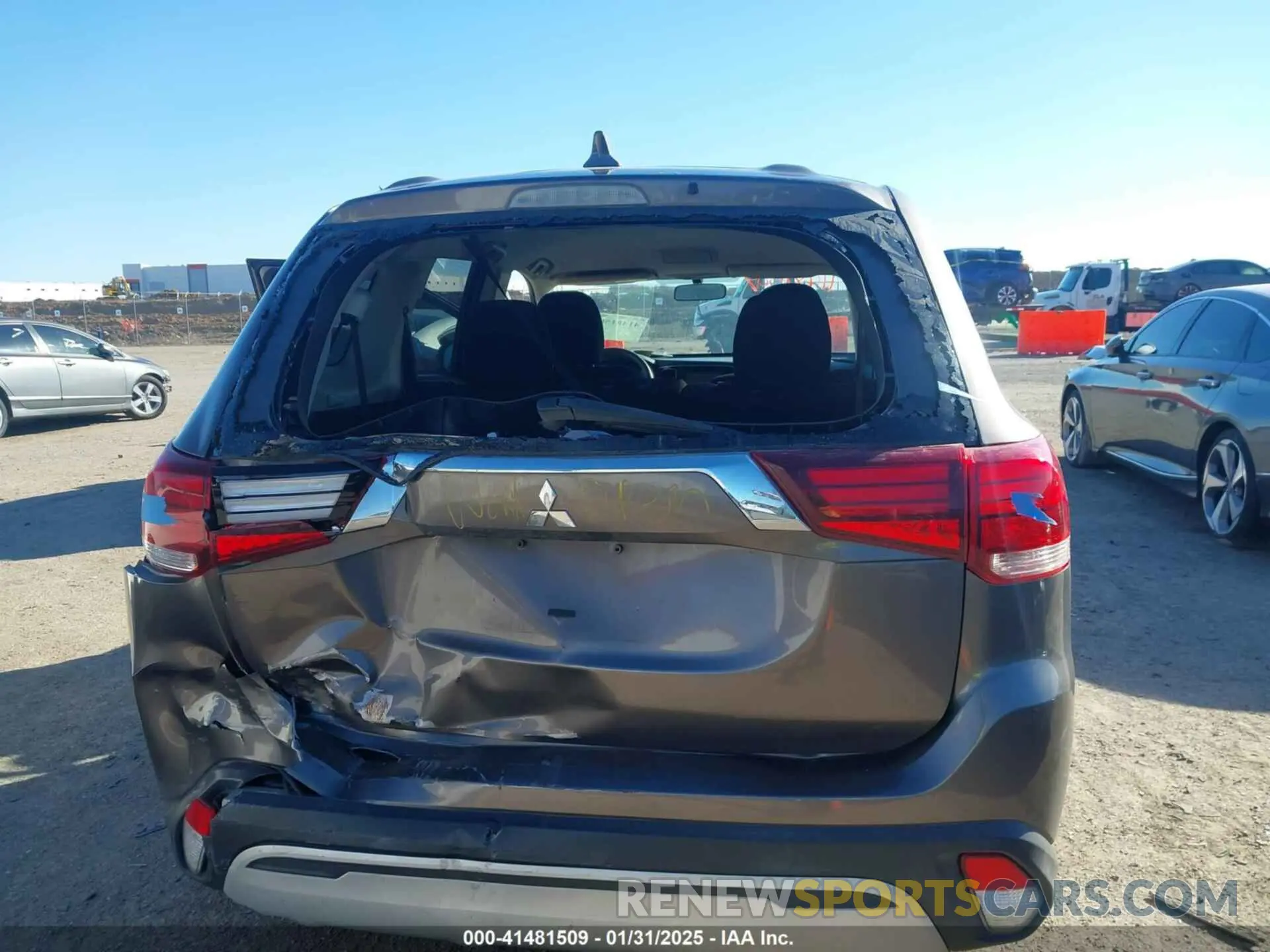 6 Photograph of a damaged car JA4AD2A38KZ010698 MITSUBISHI OUTLANDER 2019