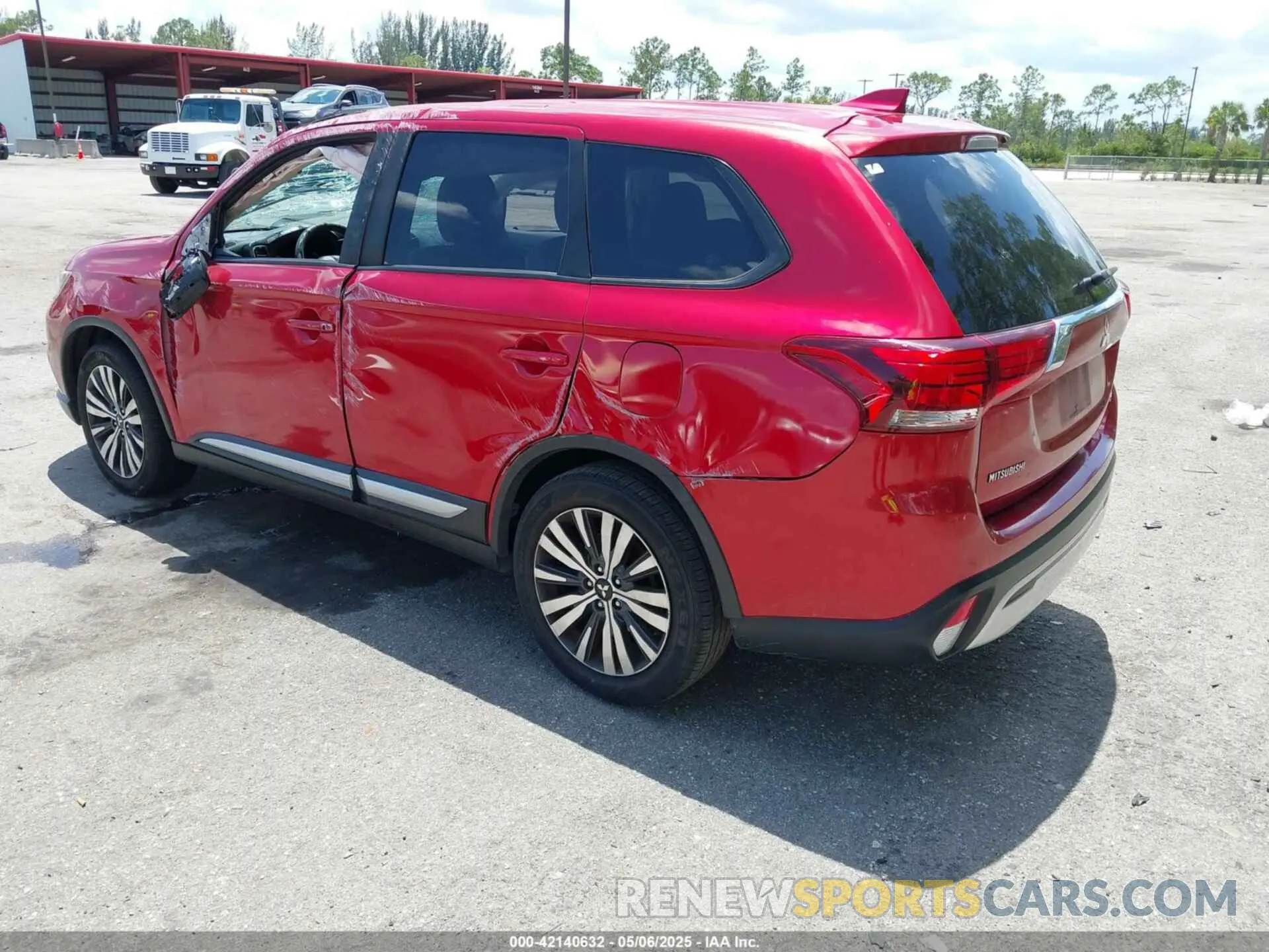 3 Photograph of a damaged car JA4AD2A38KZ025556 MITSUBISHI OUTLANDER 2019