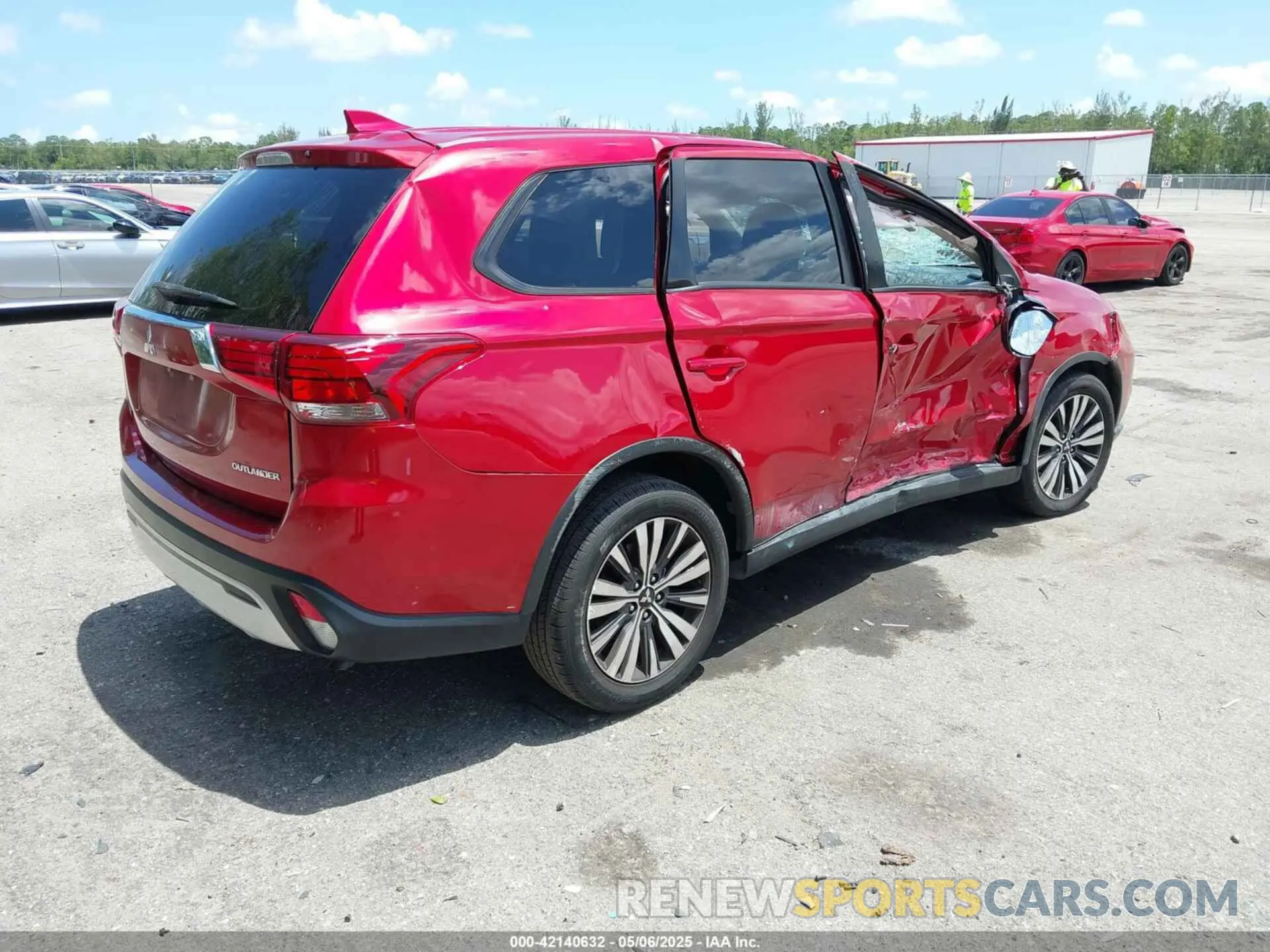 4 Photograph of a damaged car JA4AD2A38KZ025556 MITSUBISHI OUTLANDER 2019