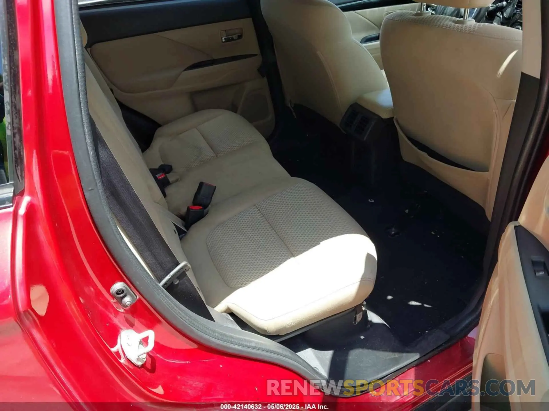 8 Photograph of a damaged car JA4AD2A38KZ025556 MITSUBISHI OUTLANDER 2019