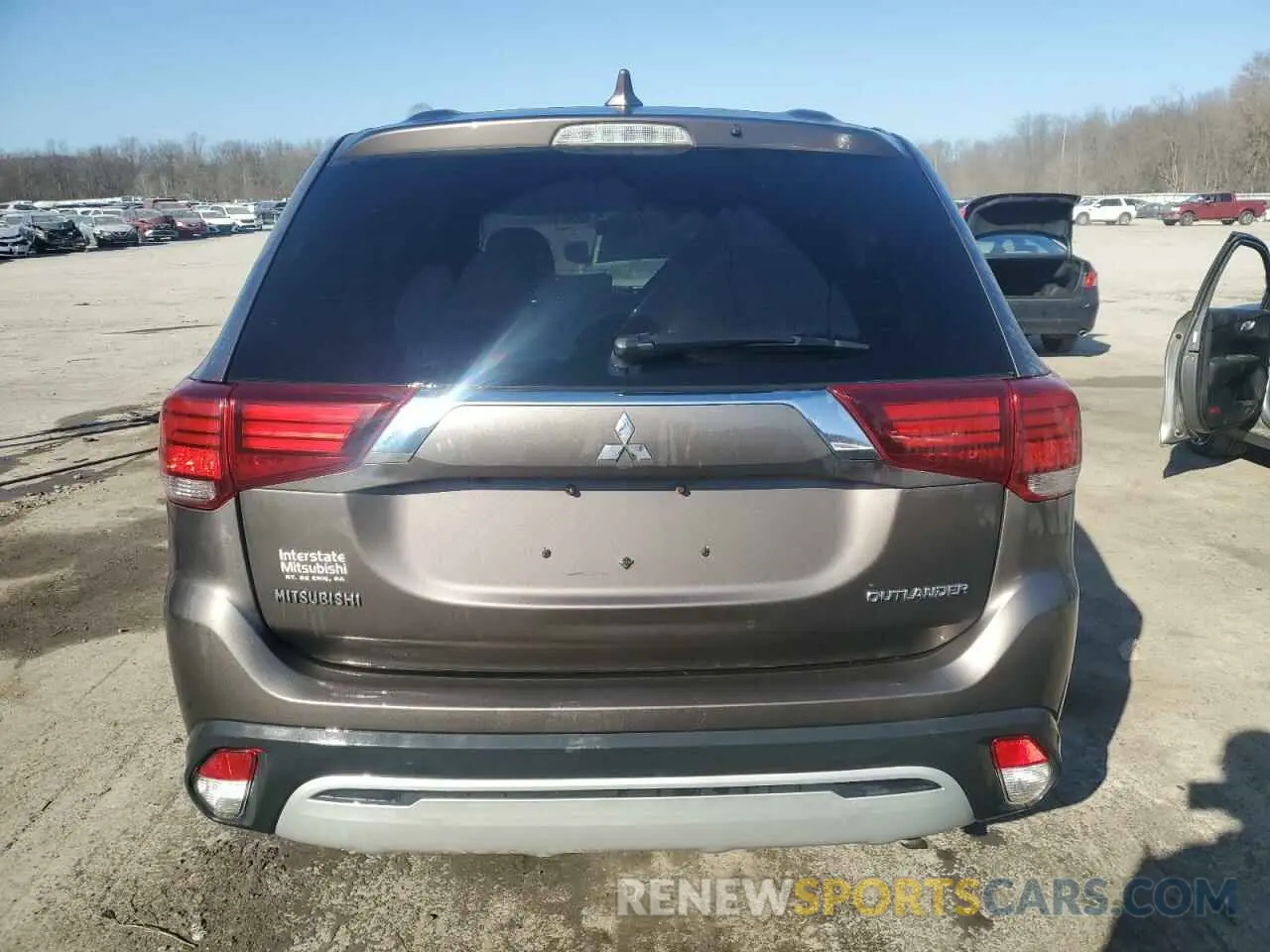 6 Photograph of a damaged car JA4AD2A39KZ009043 MITSUBISHI OUTLANDER 2019
