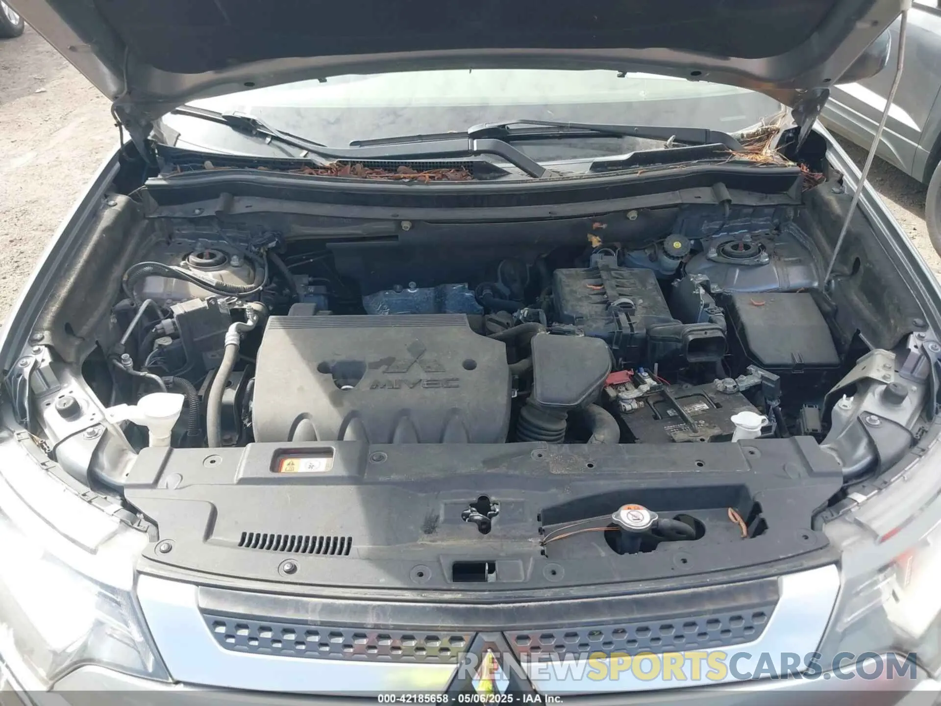 10 Photograph of a damaged car JA4AD2A3XKZ007527 MITSUBISHI OUTLANDER 2019