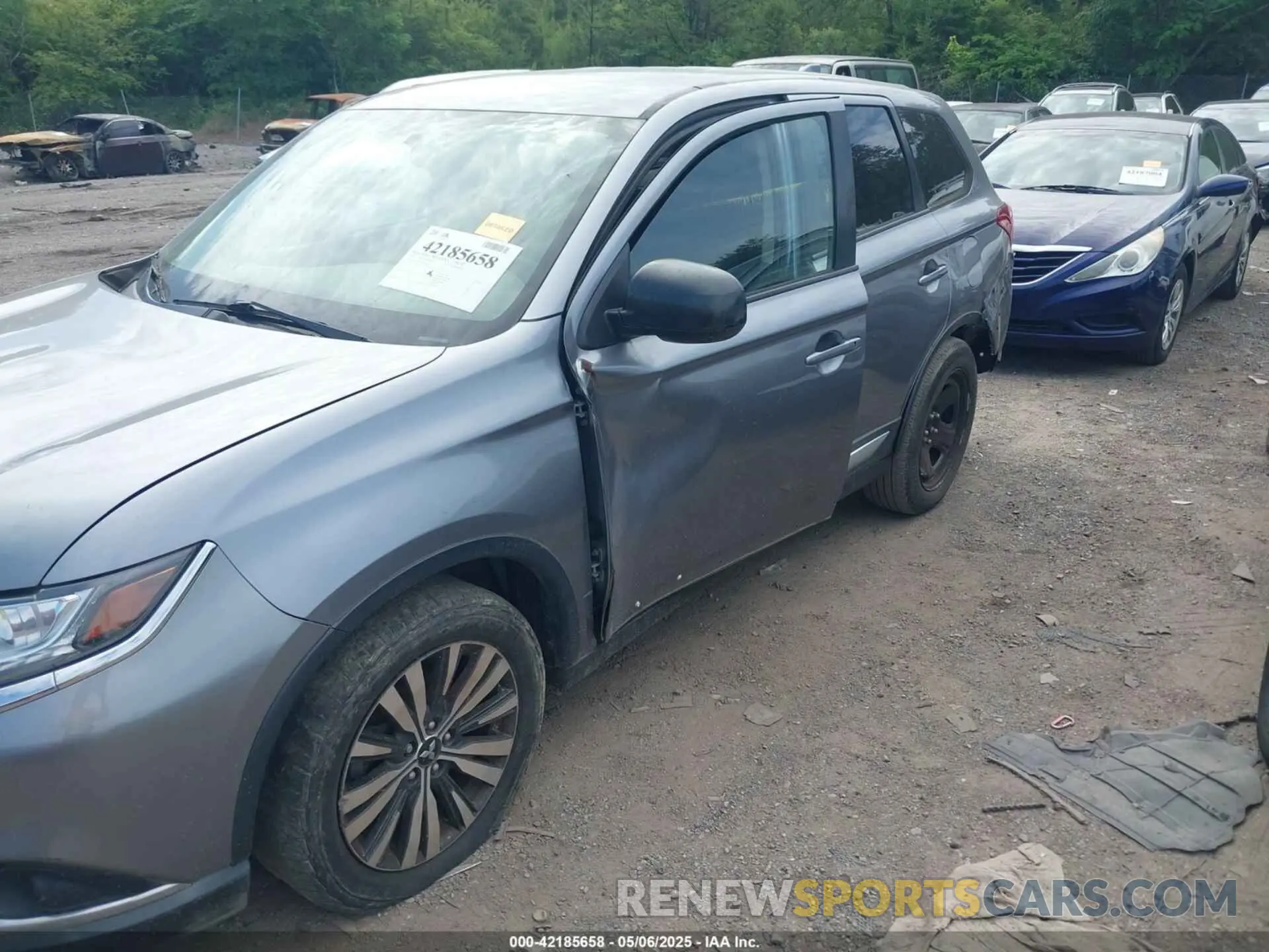 6 Photograph of a damaged car JA4AD2A3XKZ007527 MITSUBISHI OUTLANDER 2019