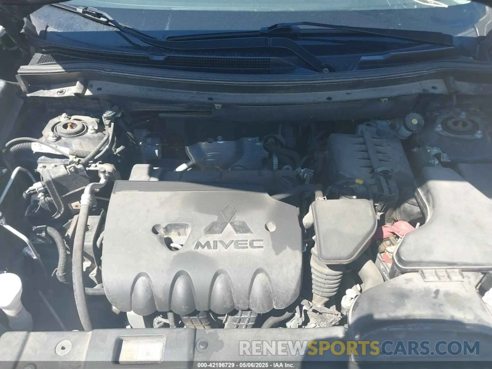 10 Photograph of a damaged car JA4AD2A3XKZ038437 MITSUBISHI OUTLANDER 2019