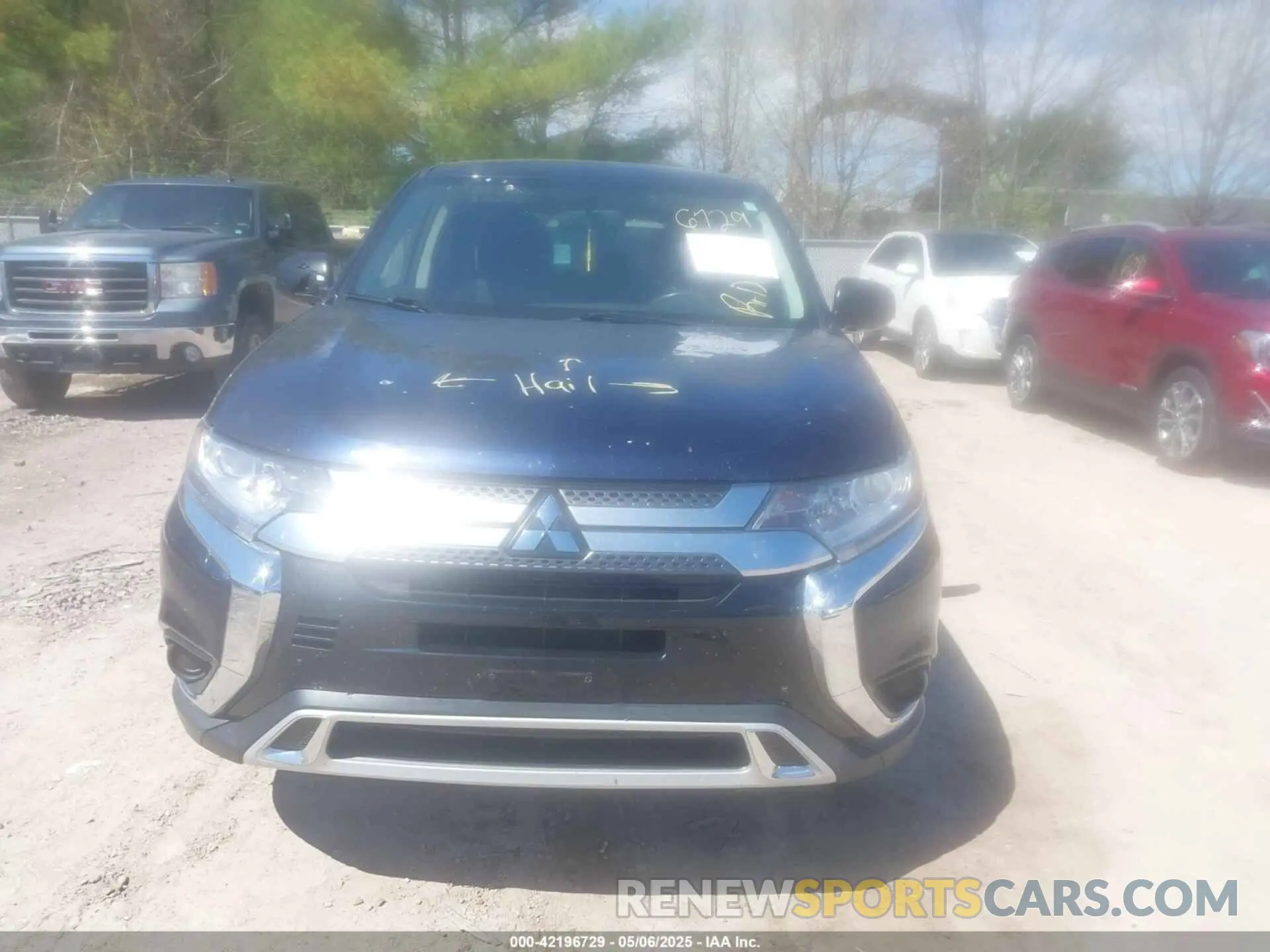12 Photograph of a damaged car JA4AD2A3XKZ038437 MITSUBISHI OUTLANDER 2019