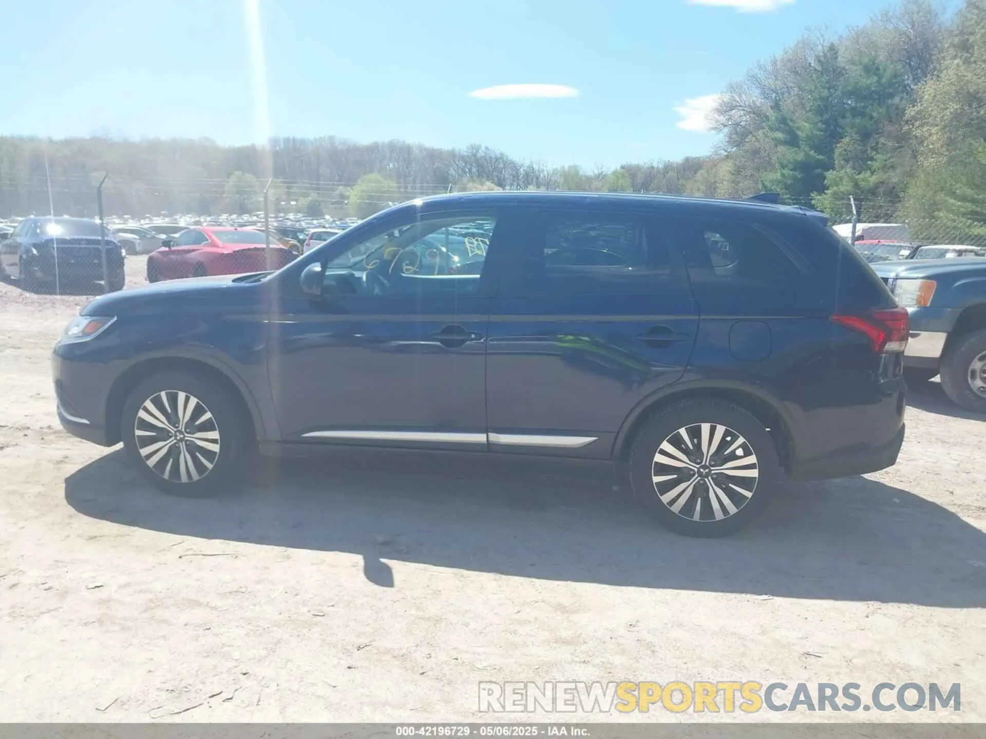14 Photograph of a damaged car JA4AD2A3XKZ038437 MITSUBISHI OUTLANDER 2019