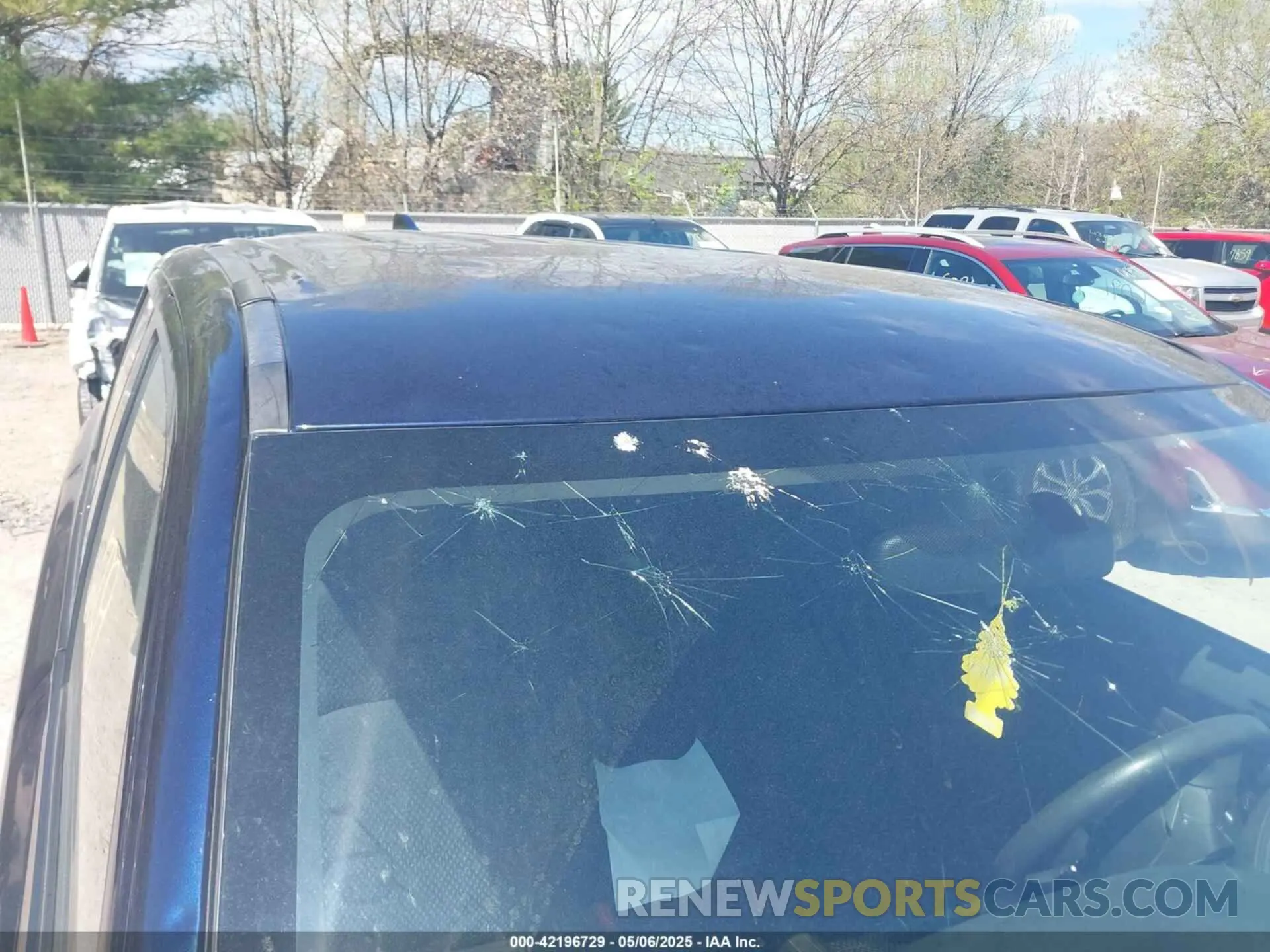 17 Photograph of a damaged car JA4AD2A3XKZ038437 MITSUBISHI OUTLANDER 2019