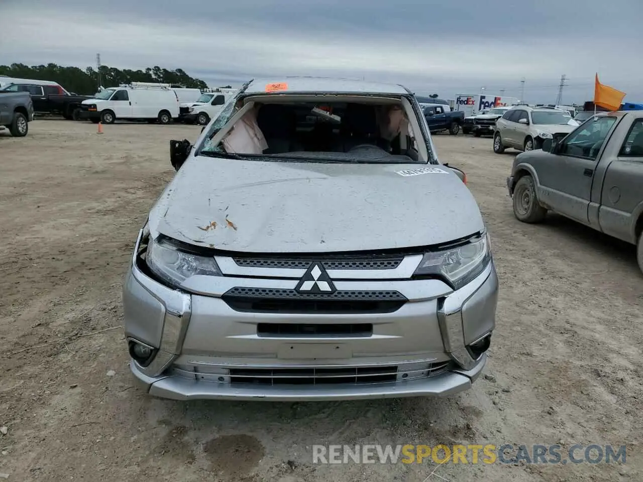 5 Photograph of a damaged car JA4AD3A30KZ019191 MITSUBISHI OUTLANDER 2019