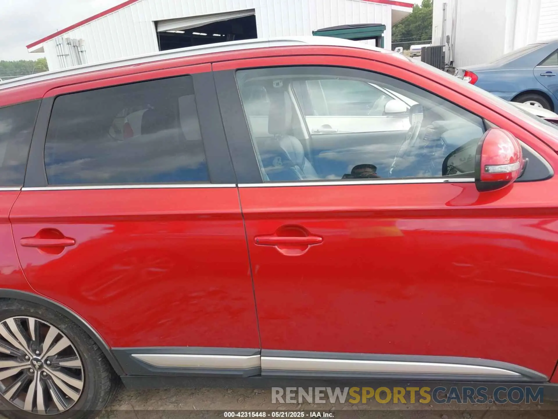 14 Photograph of a damaged car JA4AD3A30KZ033978 MITSUBISHI OUTLANDER 2019