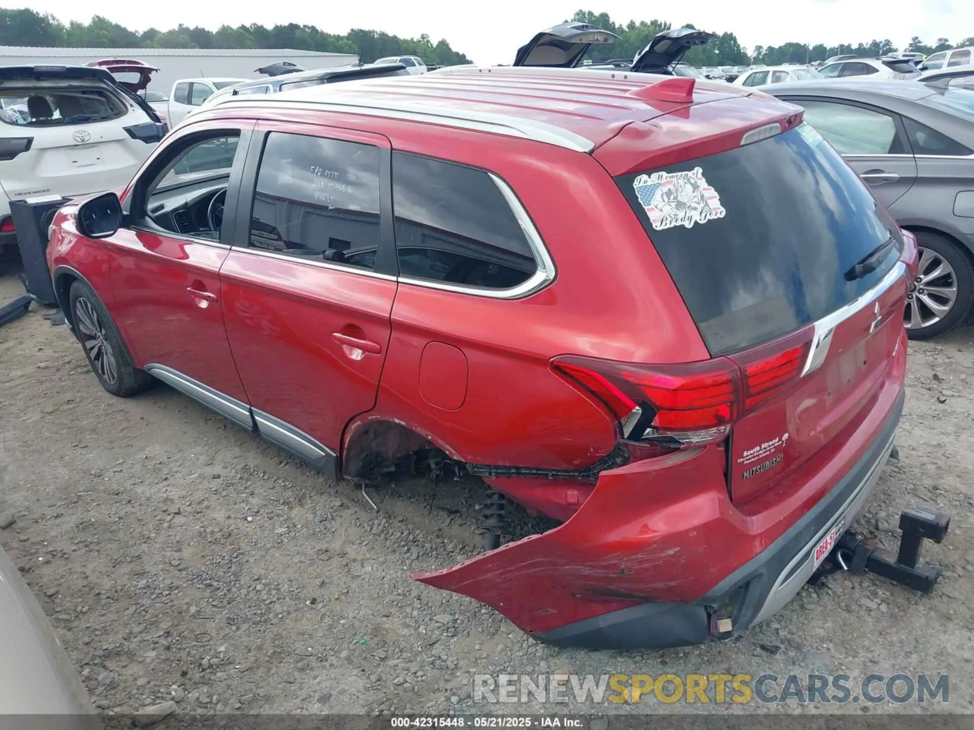 3 Photograph of a damaged car JA4AD3A30KZ033978 MITSUBISHI OUTLANDER 2019