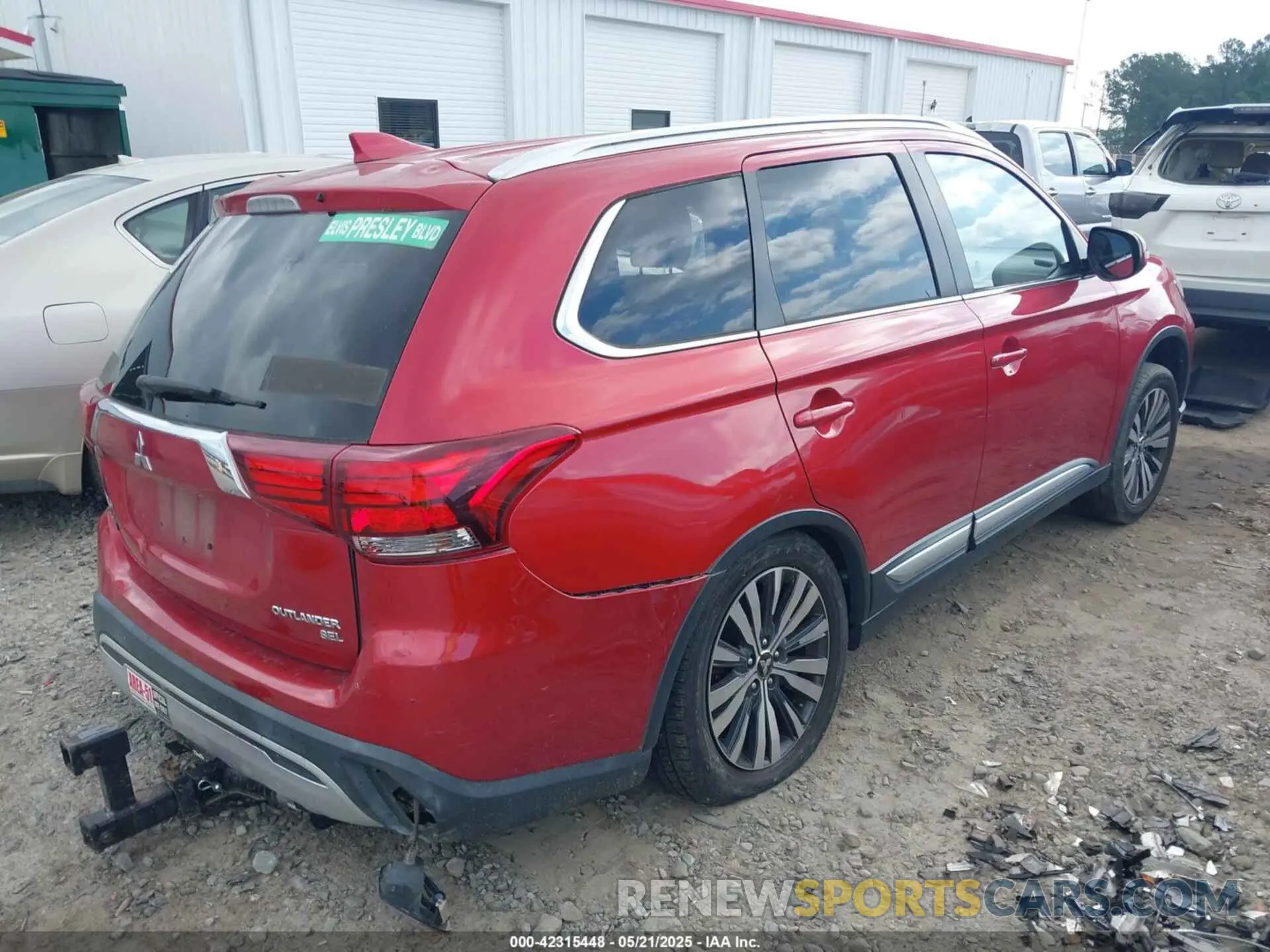 4 Photograph of a damaged car JA4AD3A30KZ033978 MITSUBISHI OUTLANDER 2019