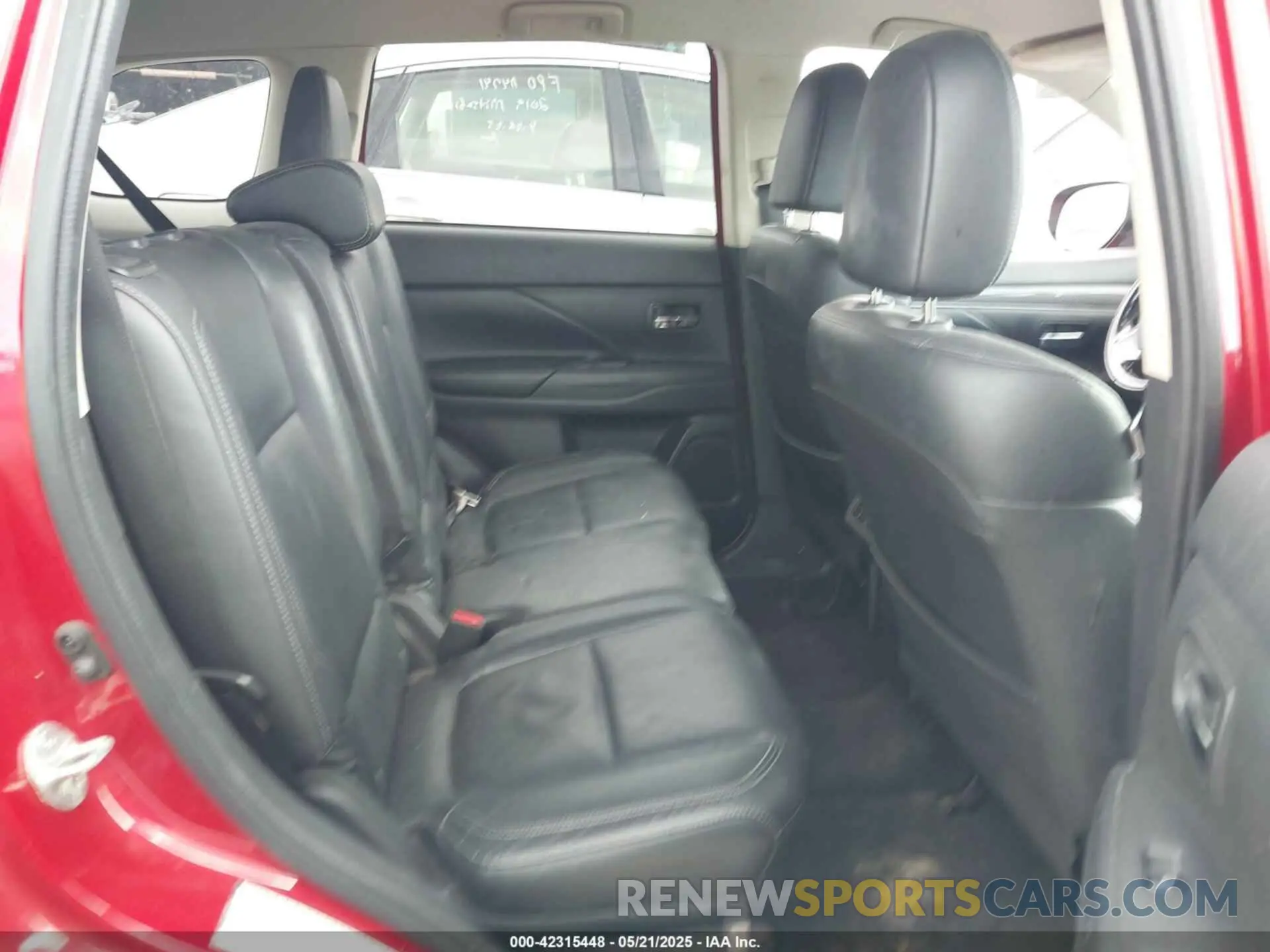 8 Photograph of a damaged car JA4AD3A30KZ033978 MITSUBISHI OUTLANDER 2019