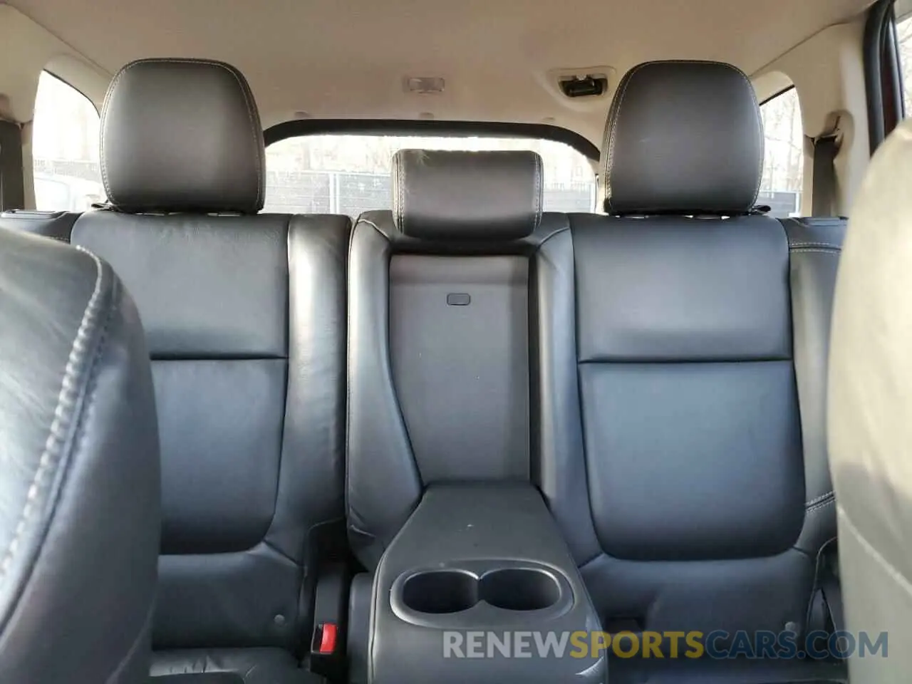 10 Photograph of a damaged car JA4AD3A30KZ034516 MITSUBISHI OUTLANDER 2019