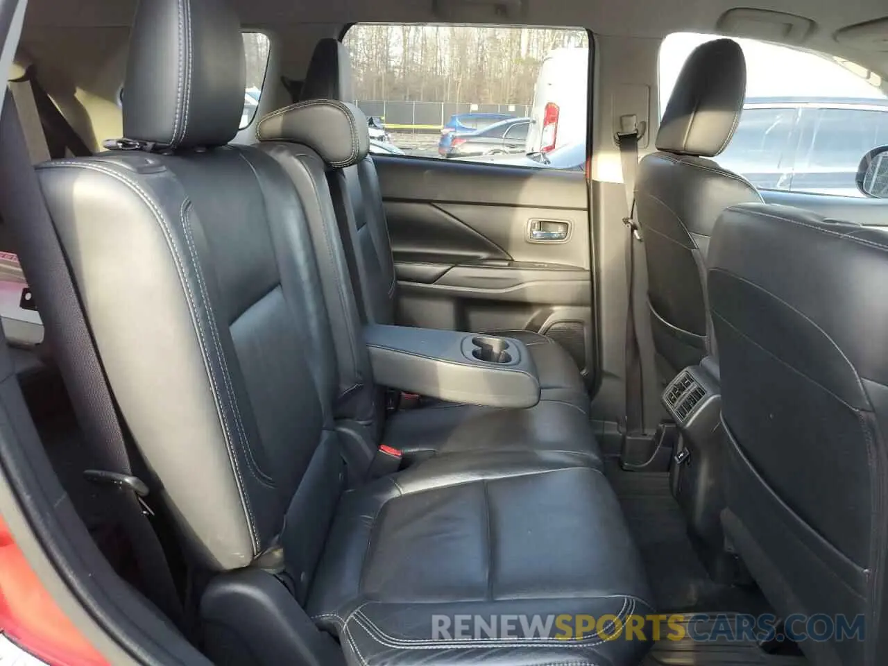 11 Photograph of a damaged car JA4AD3A30KZ034516 MITSUBISHI OUTLANDER 2019