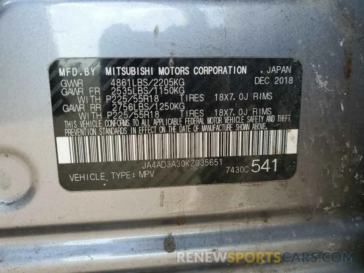 14 Photograph of a damaged car JA4AD3A30KZ035651 MITSUBISHI OUTLANDER 2019