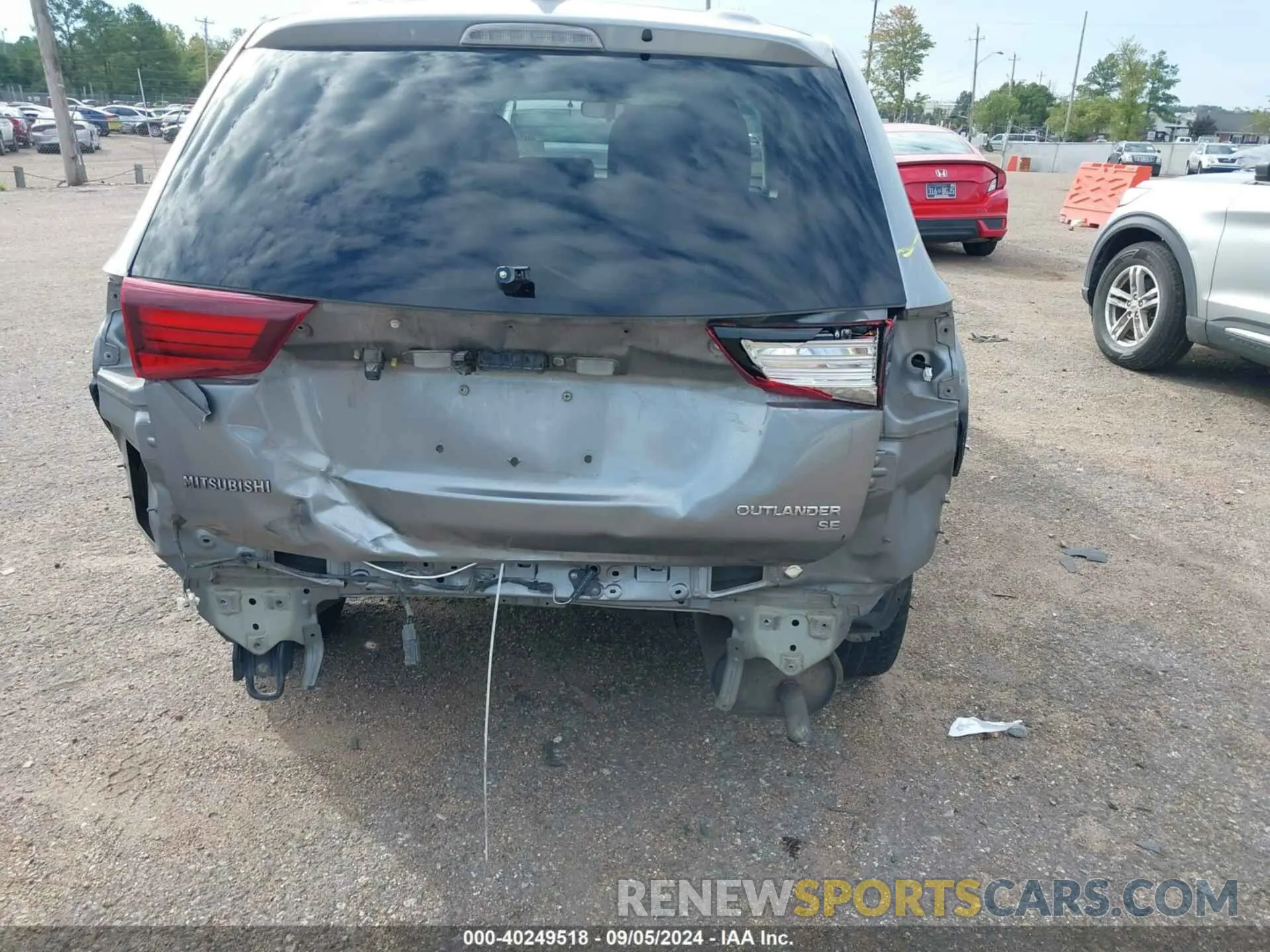 17 Photograph of a damaged car JA4AD3A30KZ042681 MITSUBISHI OUTLANDER 2019
