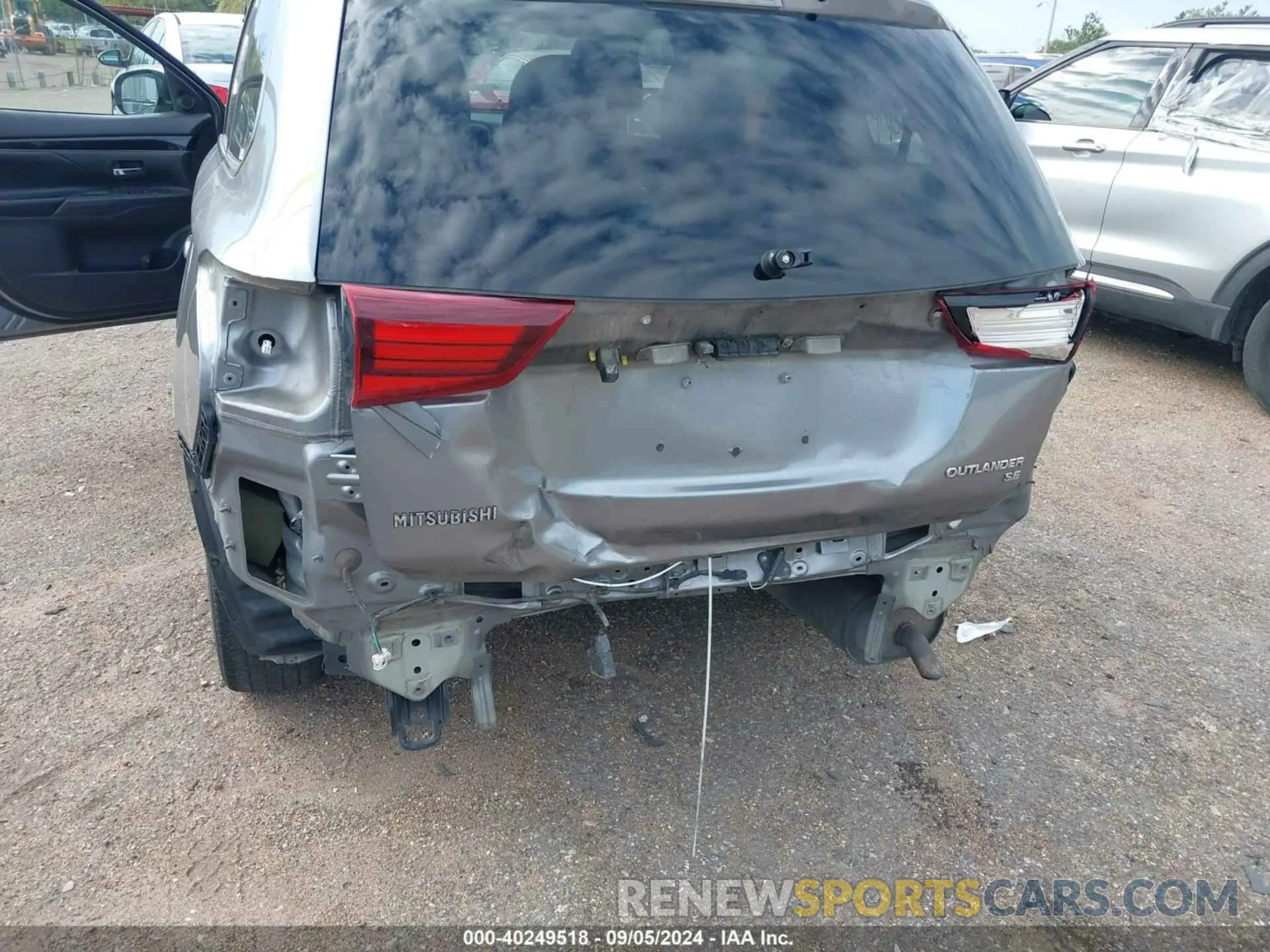 6 Photograph of a damaged car JA4AD3A30KZ042681 MITSUBISHI OUTLANDER 2019