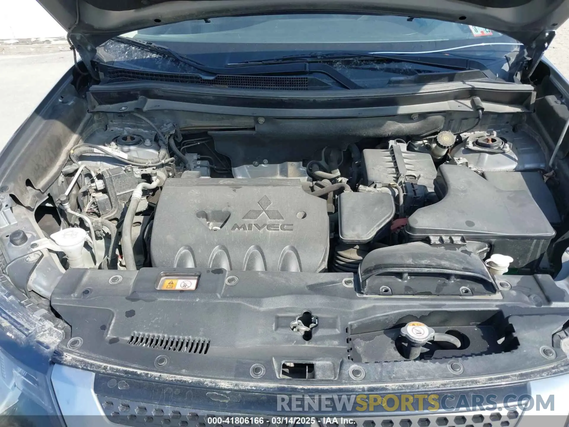 10 Photograph of a damaged car JA4AD3A30KZ043670 MITSUBISHI OUTLANDER 2019