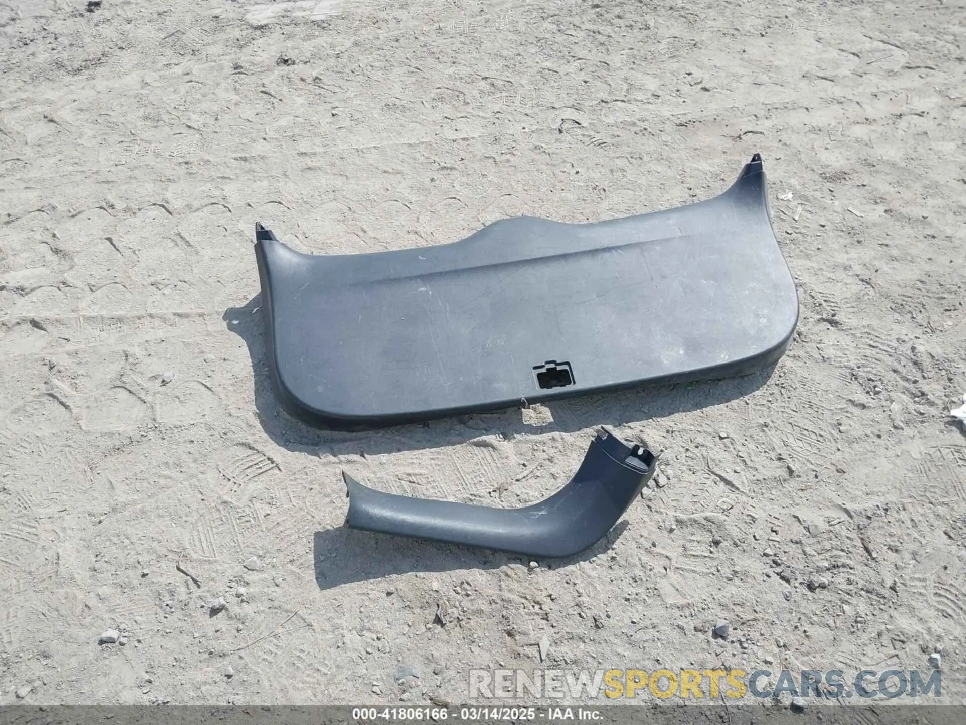 12 Photograph of a damaged car JA4AD3A30KZ043670 MITSUBISHI OUTLANDER 2019