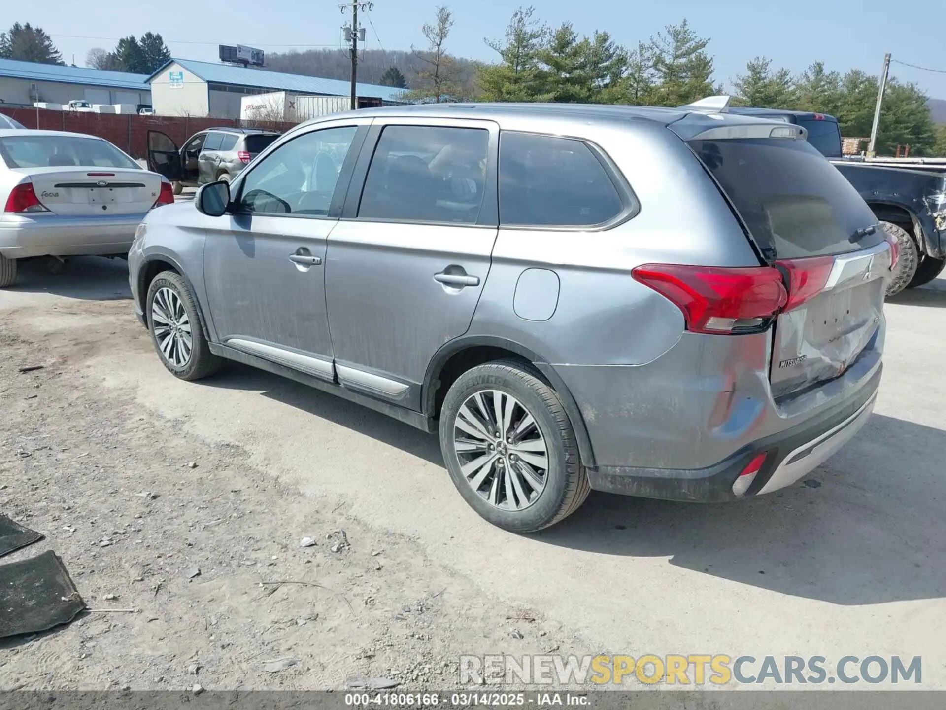 3 Photograph of a damaged car JA4AD3A30KZ043670 MITSUBISHI OUTLANDER 2019