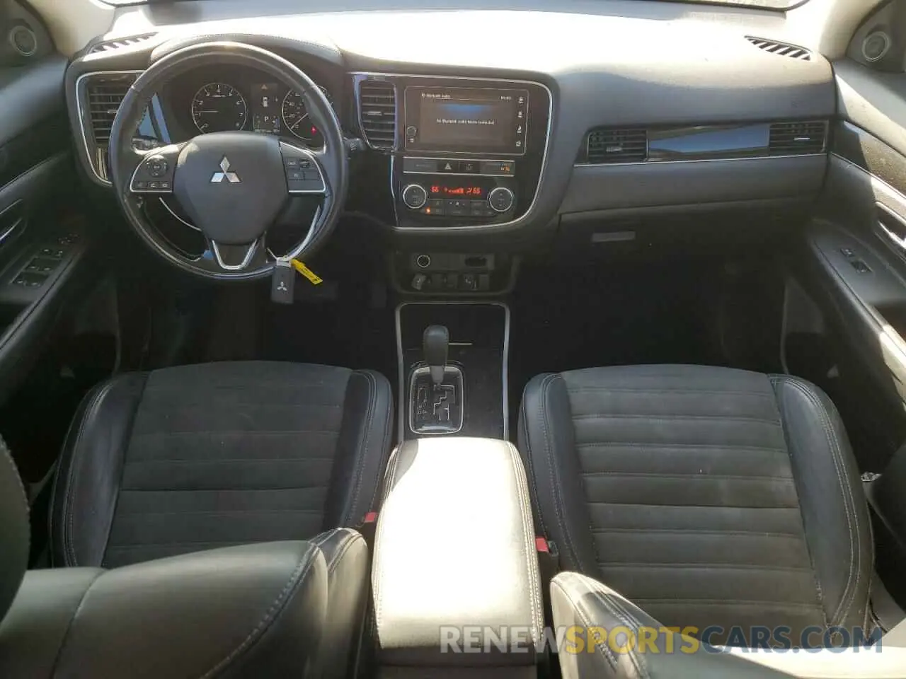 8 Photograph of a damaged car JA4AD3A30KZ055897 MITSUBISHI OUTLANDER 2019