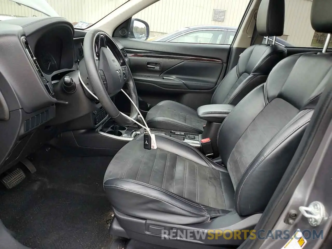 7 Photograph of a damaged car JA4AD3A31KZ011911 MITSUBISHI OUTLANDER 2019