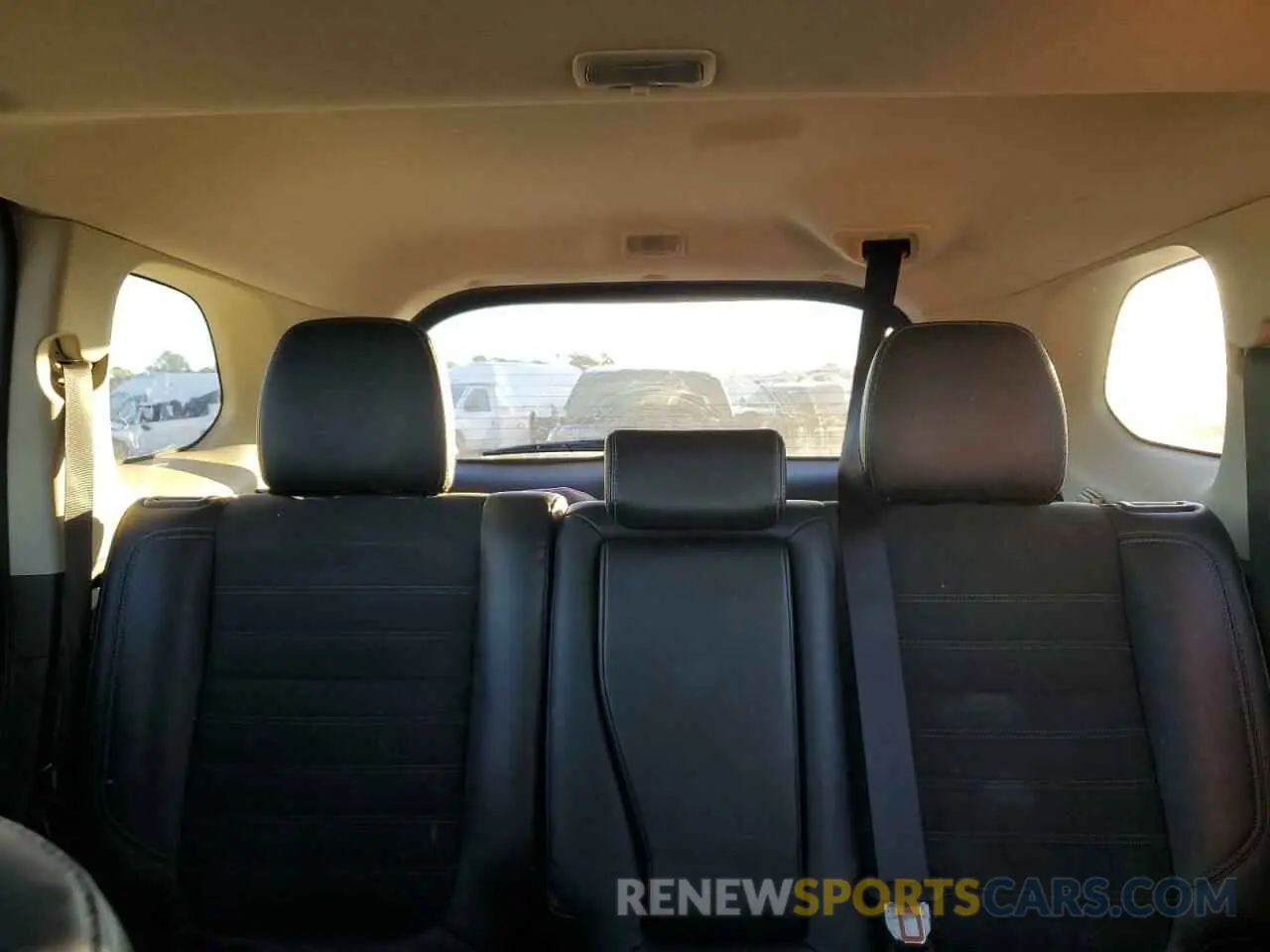 10 Photograph of a damaged car JA4AD3A31KZ013755 MITSUBISHI OUTLANDER 2019