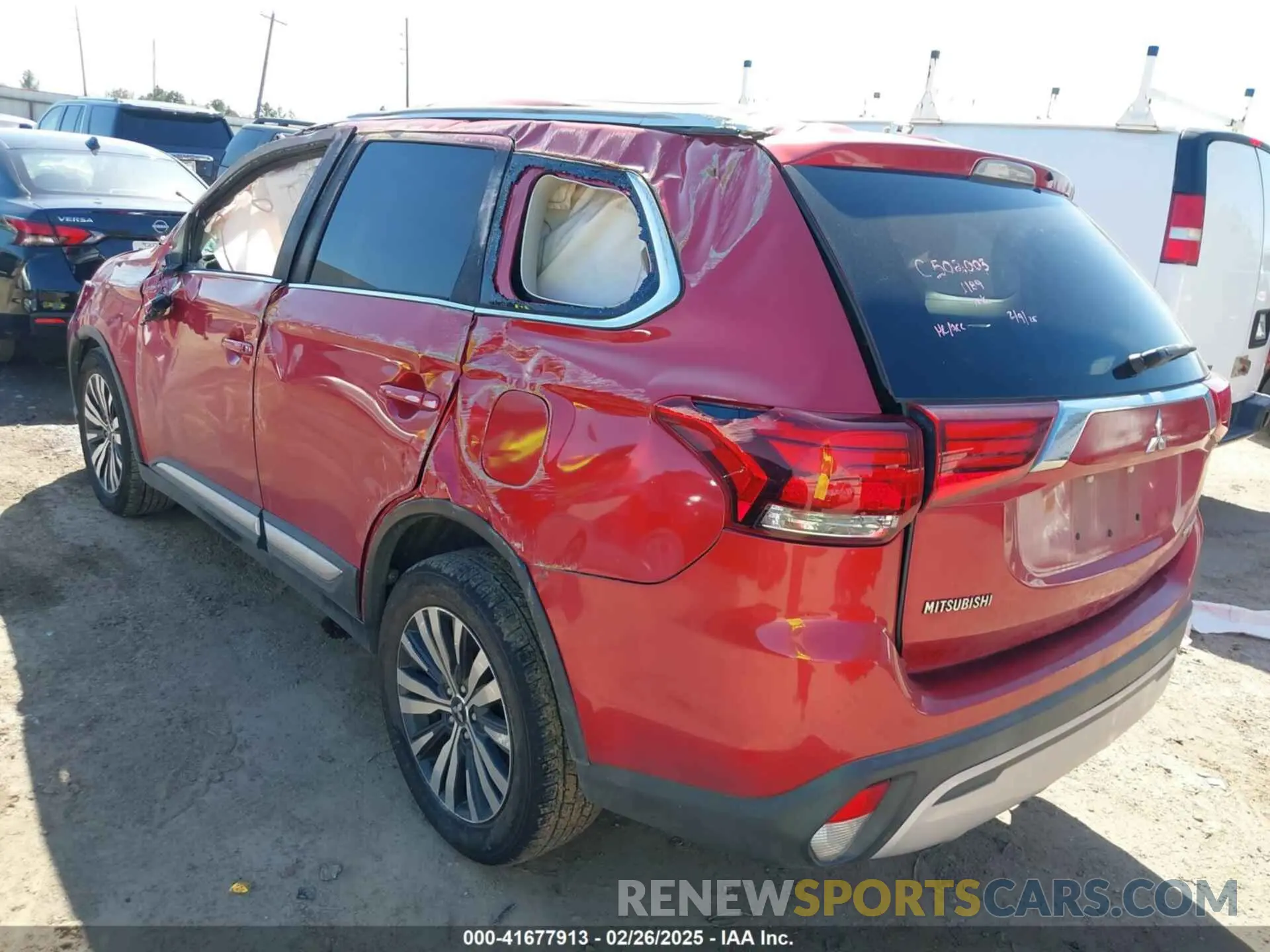3 Photograph of a damaged car JA4AD3A31KZ021189 MITSUBISHI OUTLANDER 2019