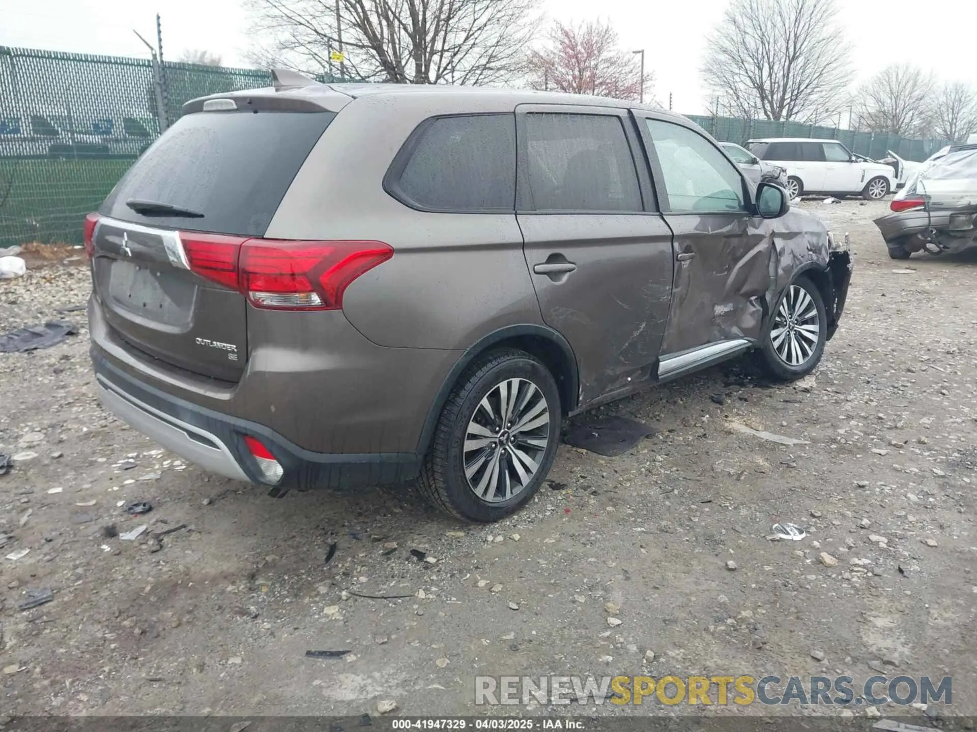 4 Photograph of a damaged car JA4AD3A32KZ005793 MITSUBISHI OUTLANDER 2019