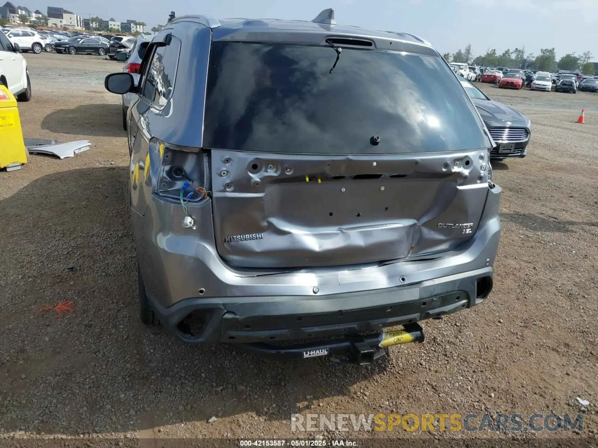 6 Photograph of a damaged car JA4AD3A32KZ006829 MITSUBISHI OUTLANDER 2019