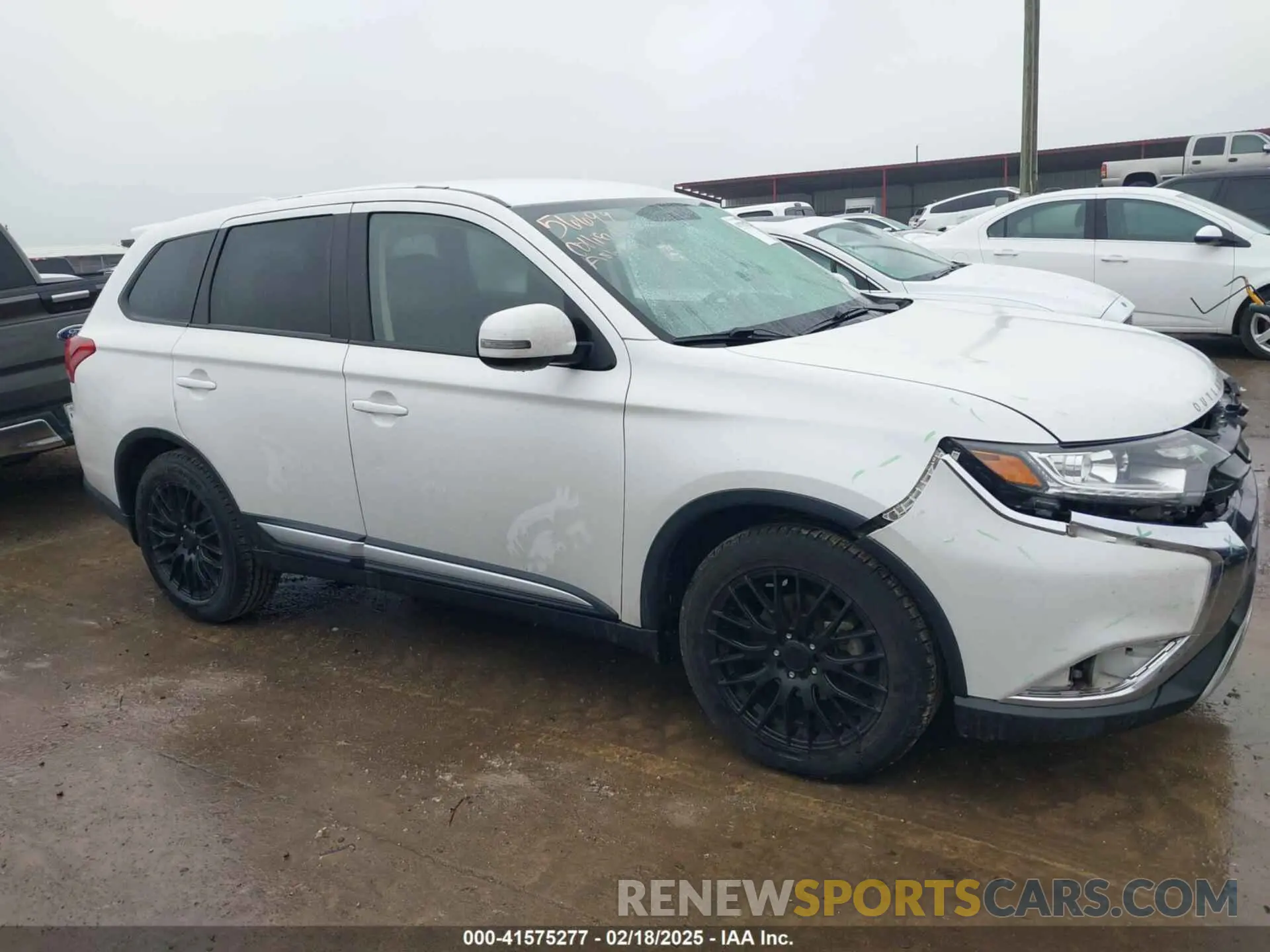 14 Photograph of a damaged car JA4AD3A32KZ007270 MITSUBISHI OUTLANDER 2019