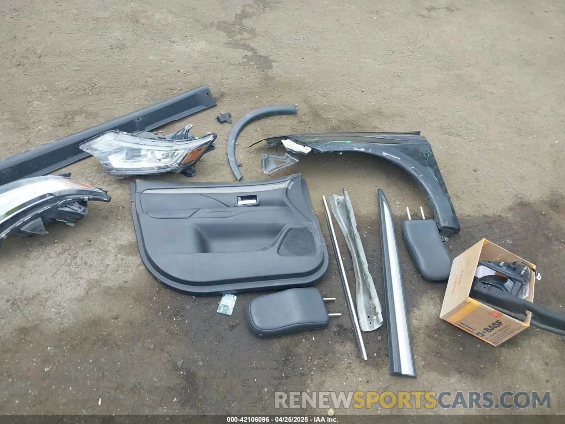 12 Photograph of a damaged car JA4AD3A32KZ014039 MITSUBISHI OUTLANDER 2019