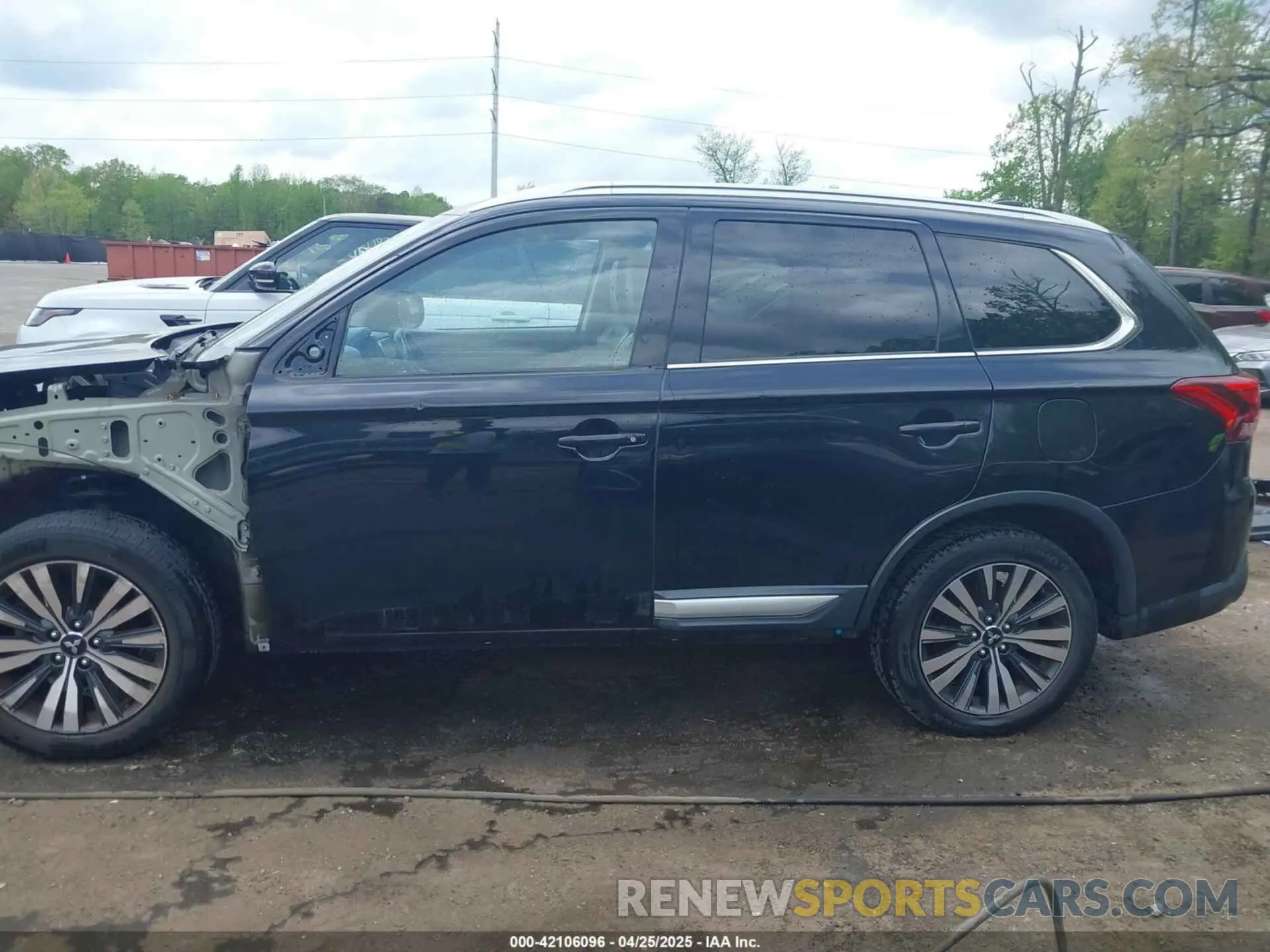 15 Photograph of a damaged car JA4AD3A32KZ014039 MITSUBISHI OUTLANDER 2019