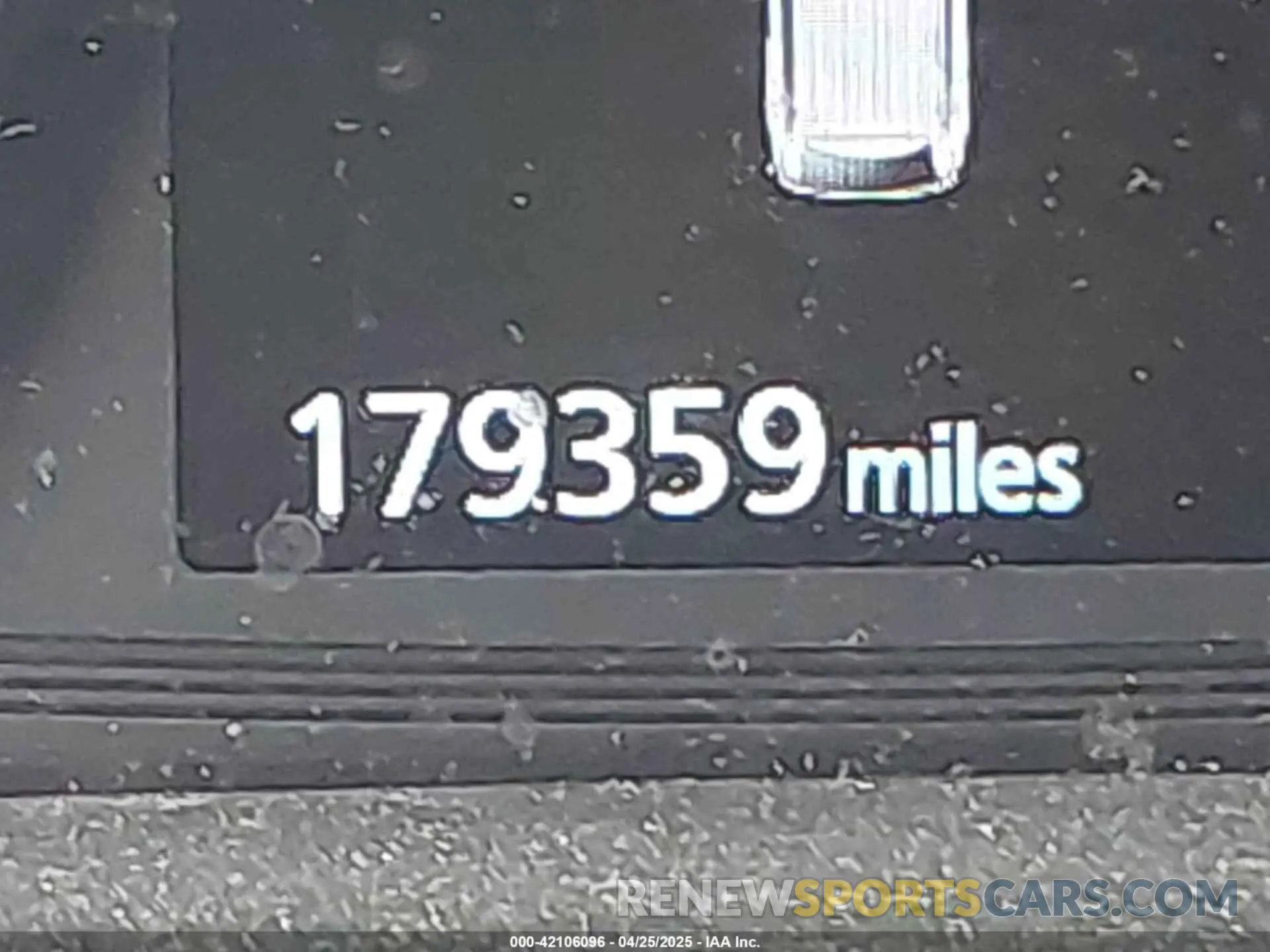 16 Photograph of a damaged car JA4AD3A32KZ014039 MITSUBISHI OUTLANDER 2019