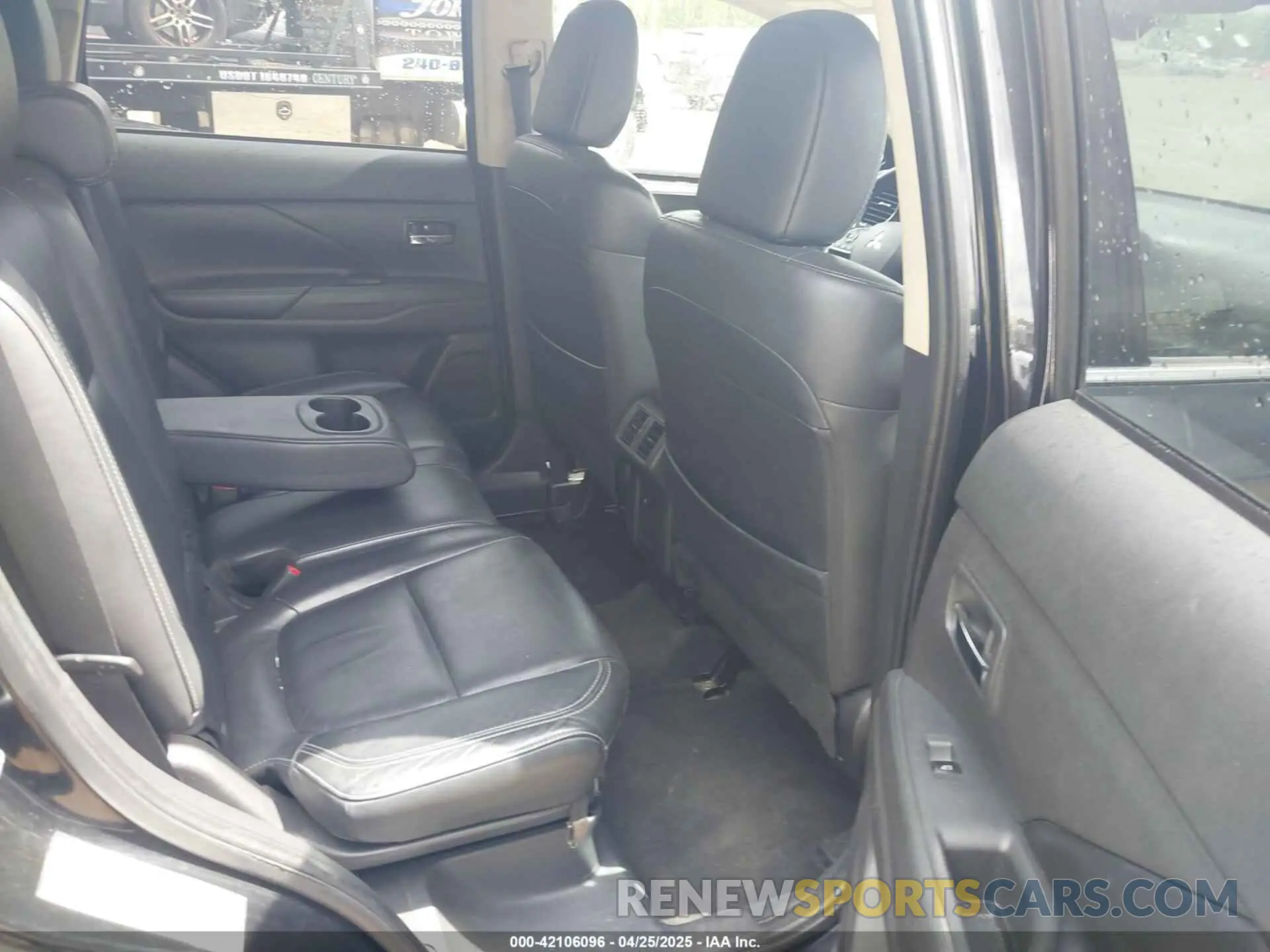 8 Photograph of a damaged car JA4AD3A32KZ014039 MITSUBISHI OUTLANDER 2019