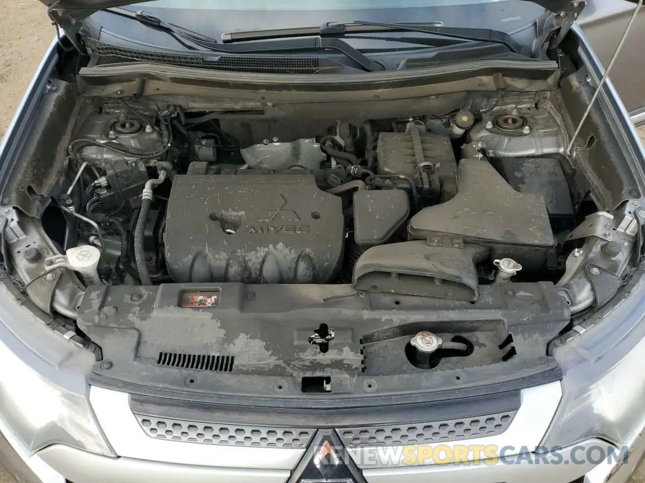 14 Photograph of a damaged car JA4AD3A32KZ027924 MITSUBISHI OUTLANDER 2019
