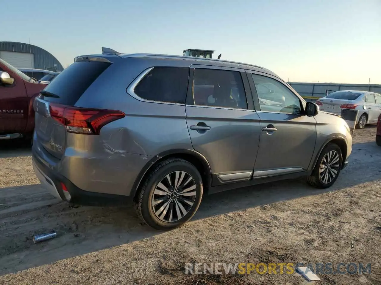 3 Photograph of a damaged car JA4AD3A32KZ028216 MITSUBISHI OUTLANDER 2019