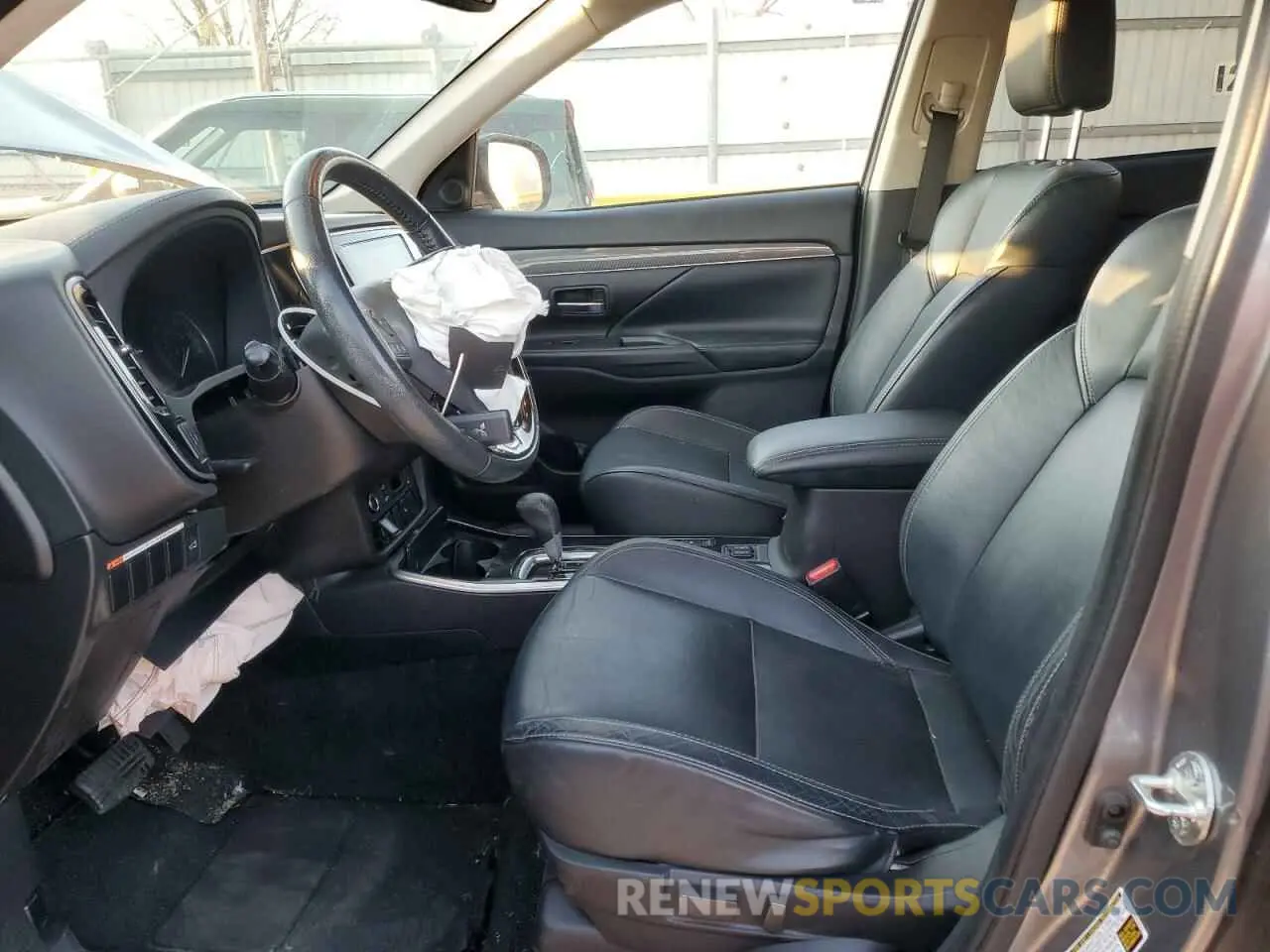 7 Photograph of a damaged car JA4AD3A32KZ028216 MITSUBISHI OUTLANDER 2019