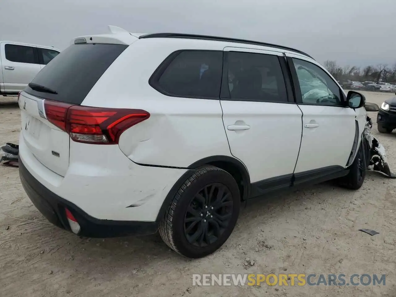 3 Photograph of a damaged car JA4AD3A32KZ030595 MITSUBISHI OUTLANDER 2019