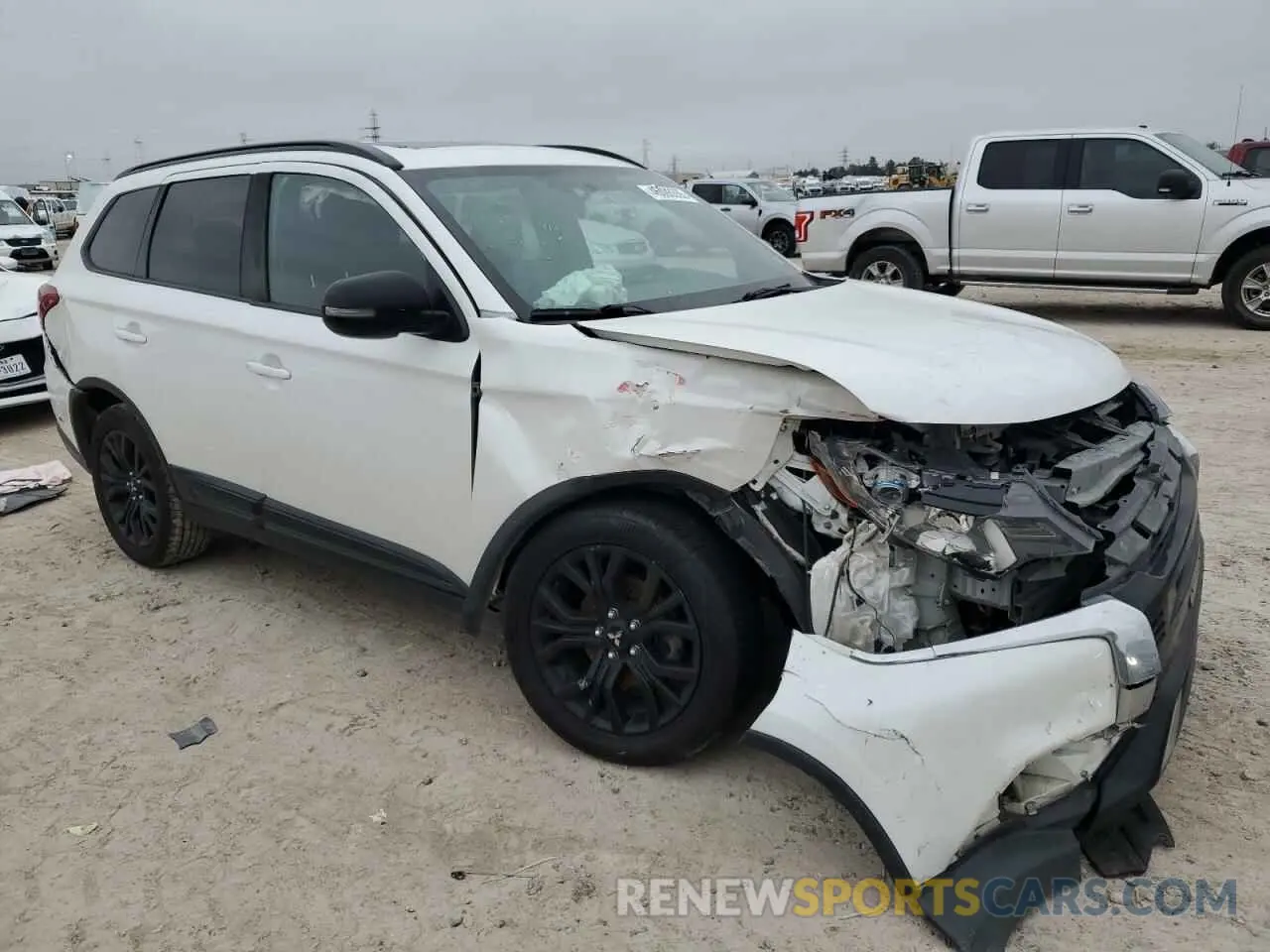 4 Photograph of a damaged car JA4AD3A32KZ030595 MITSUBISHI OUTLANDER 2019