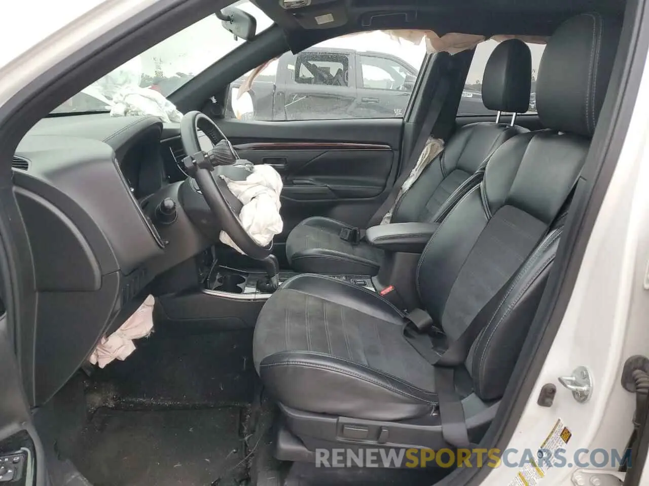7 Photograph of a damaged car JA4AD3A32KZ030595 MITSUBISHI OUTLANDER 2019