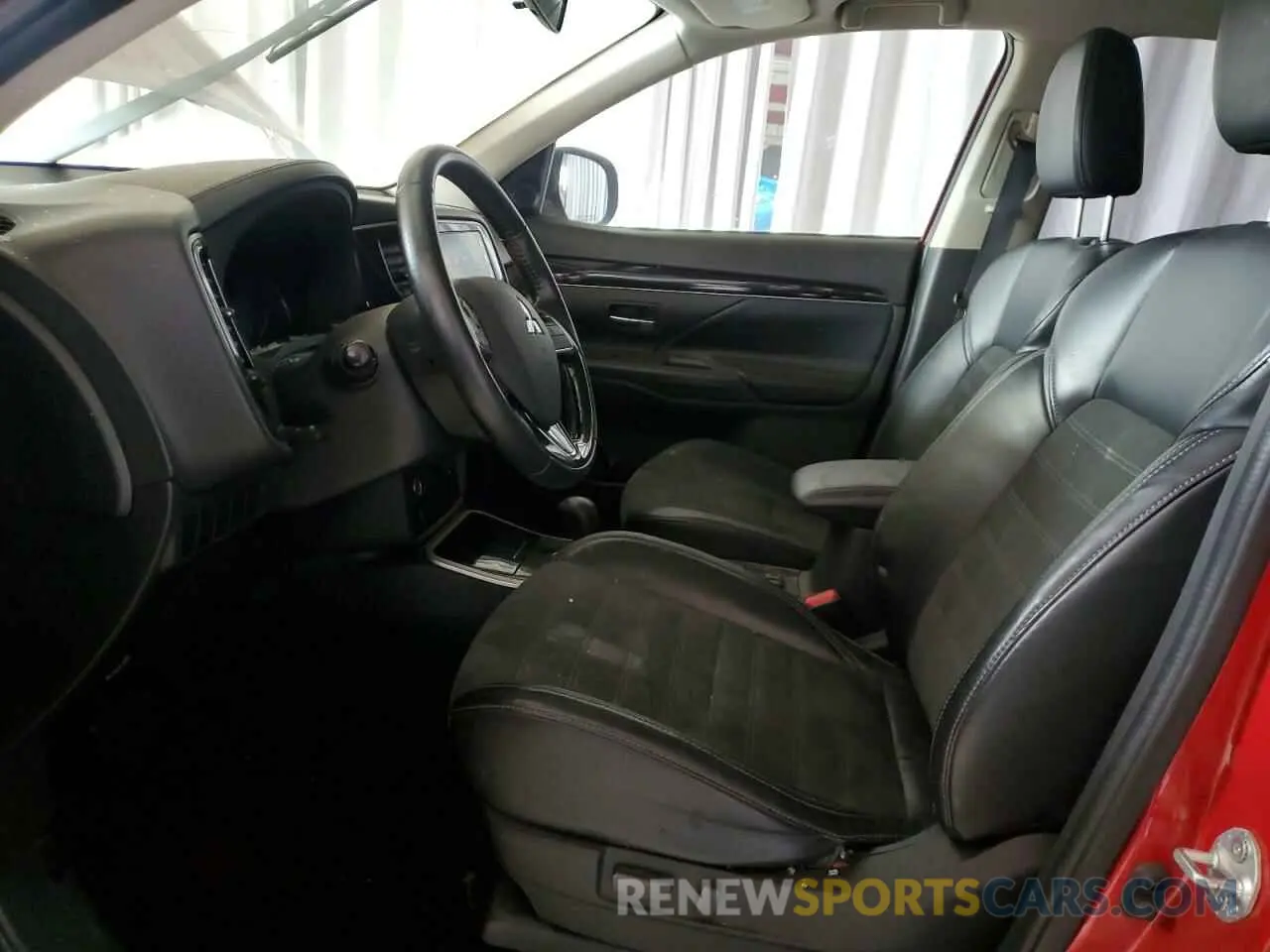 7 Photograph of a damaged car JA4AD3A32KZ043198 MITSUBISHI OUTLANDER 2019