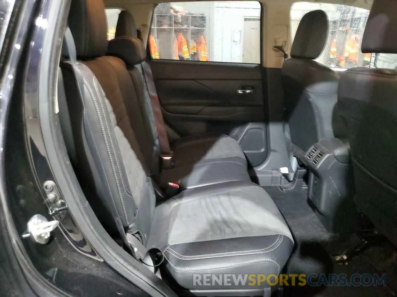 11 Photograph of a damaged car JA4AD3A32KZ052287 MITSUBISHI OUTLANDER 2019